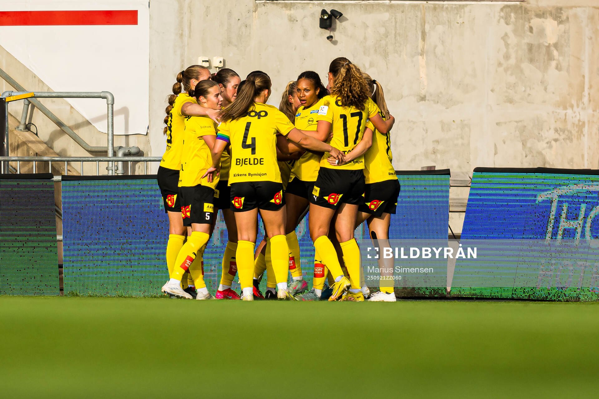 Ronja Foss Arnesen of LSK Kvinner celebrates