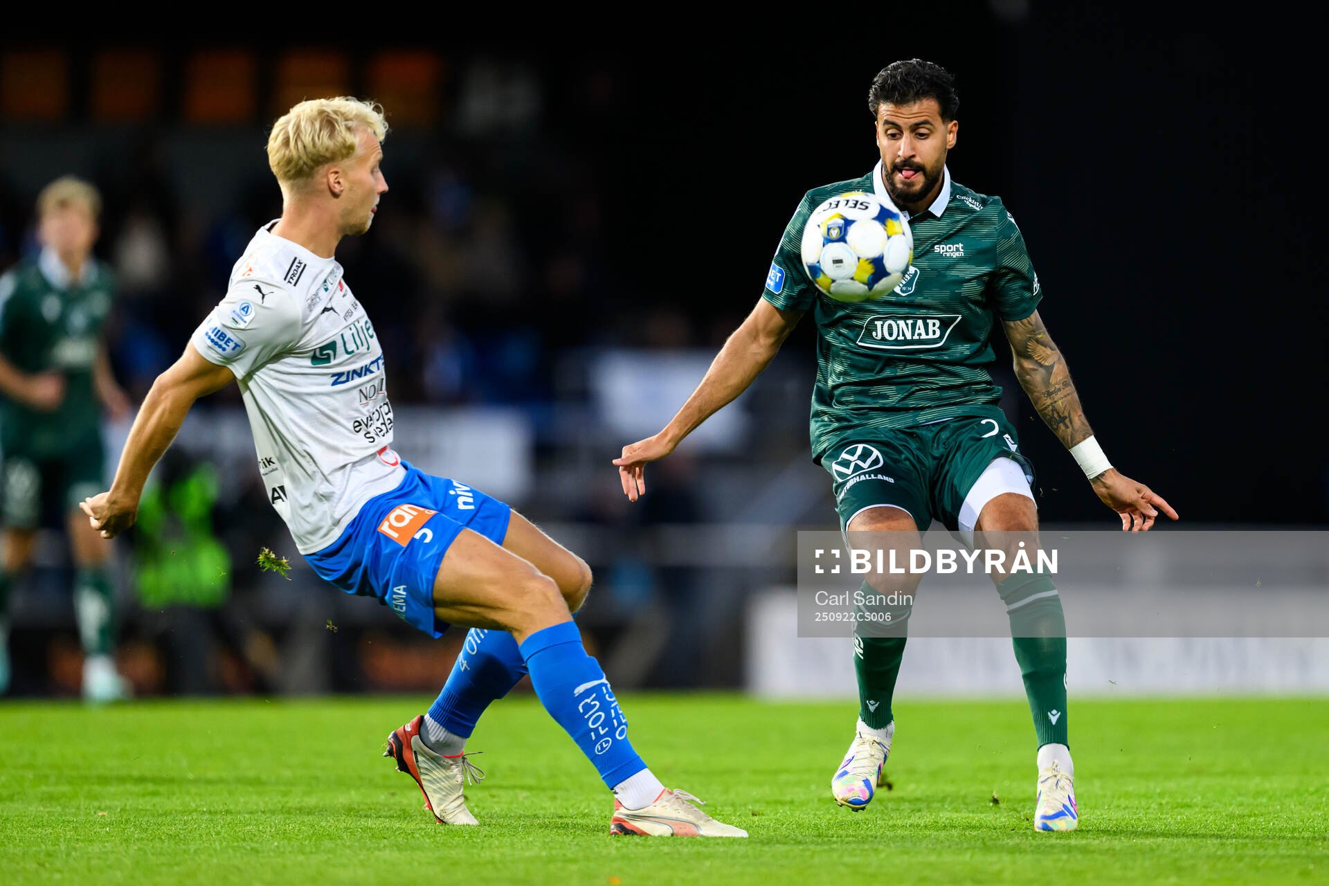 Värnamos Victor Larsson och Halmstads Rami Kaib
