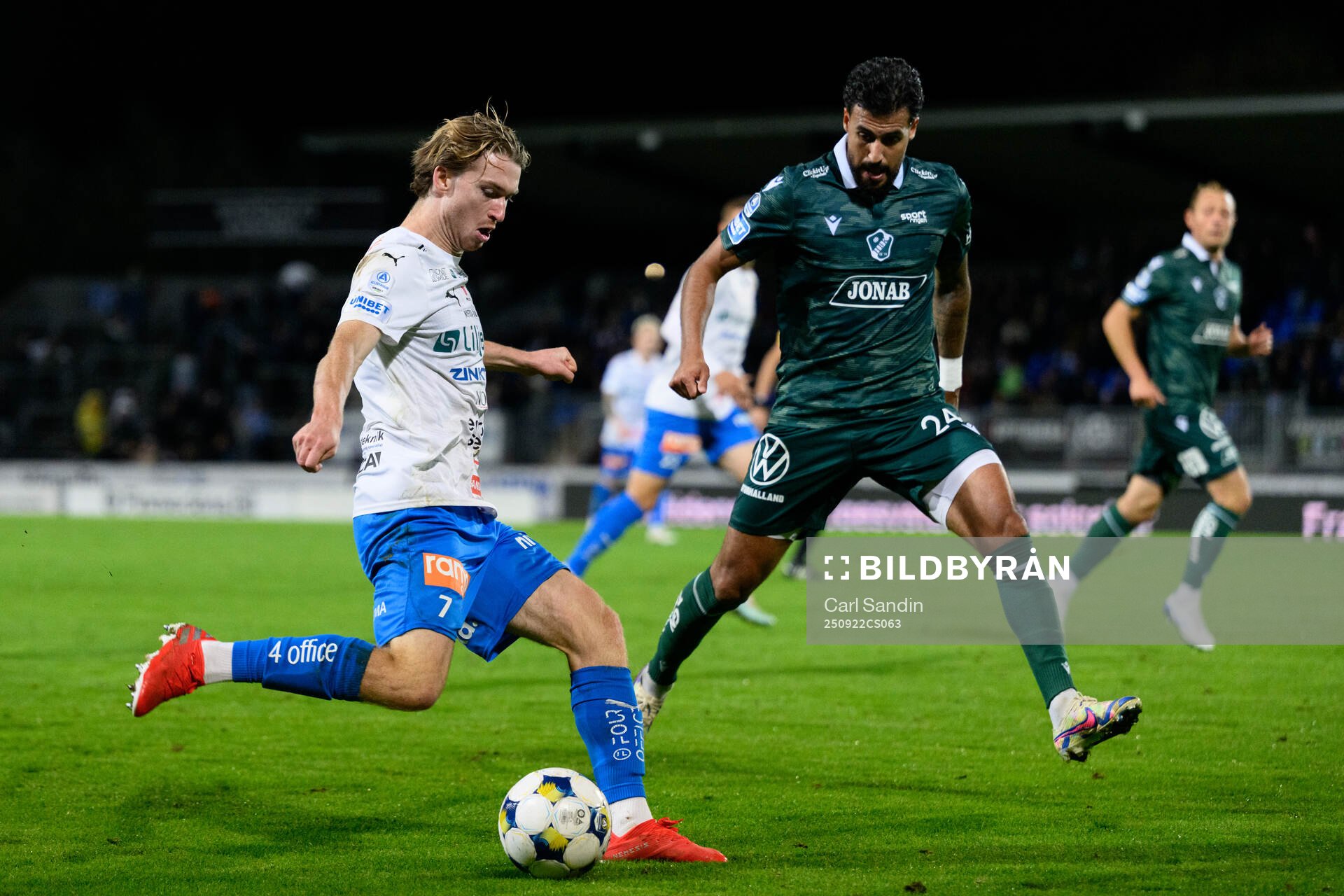 Värnamos Carl Johansson och Halmstads Rami Kaib