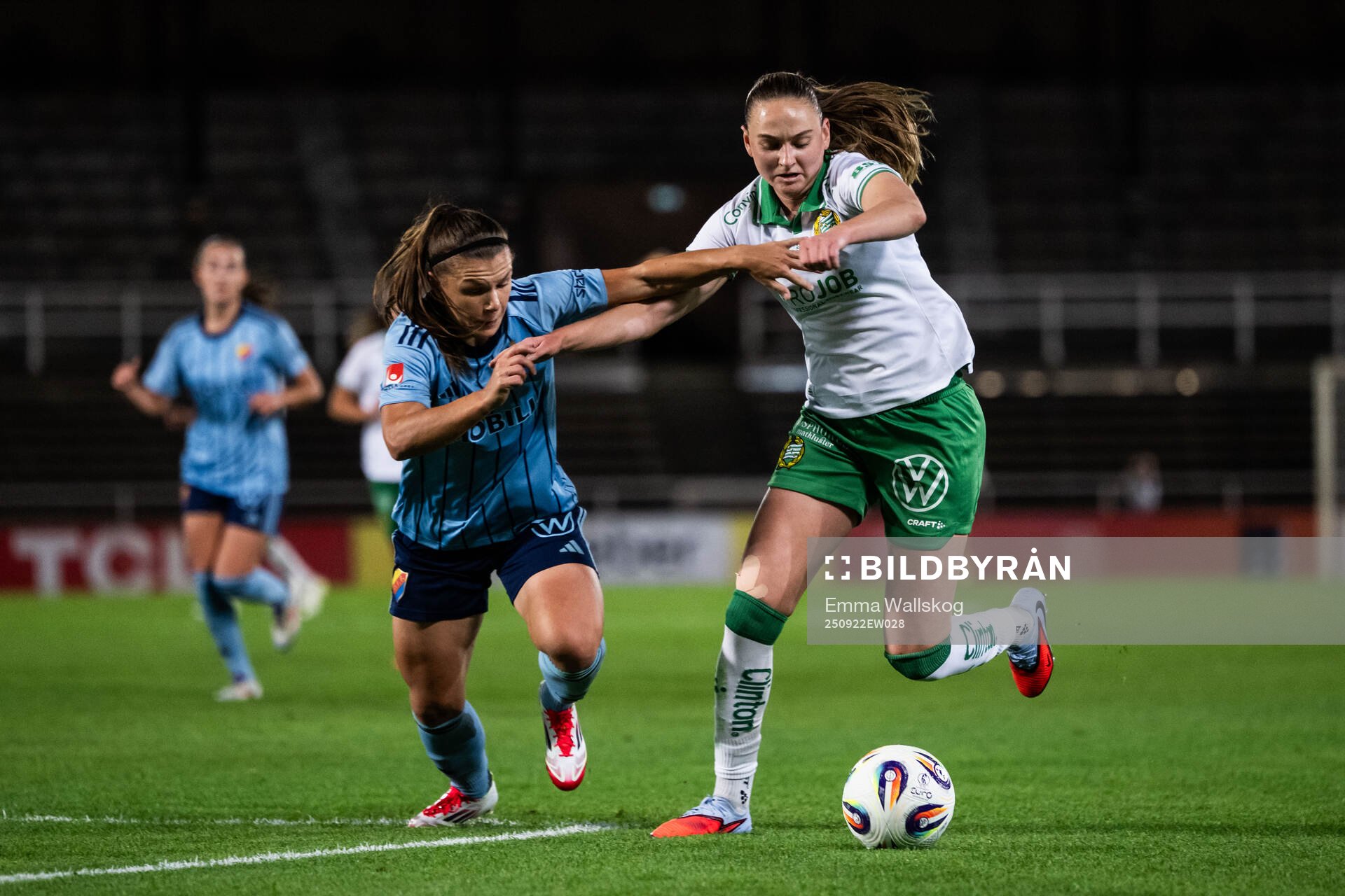 Djurgårdens Alexsandra Lobanova och Hammarbys Vilde Hasund