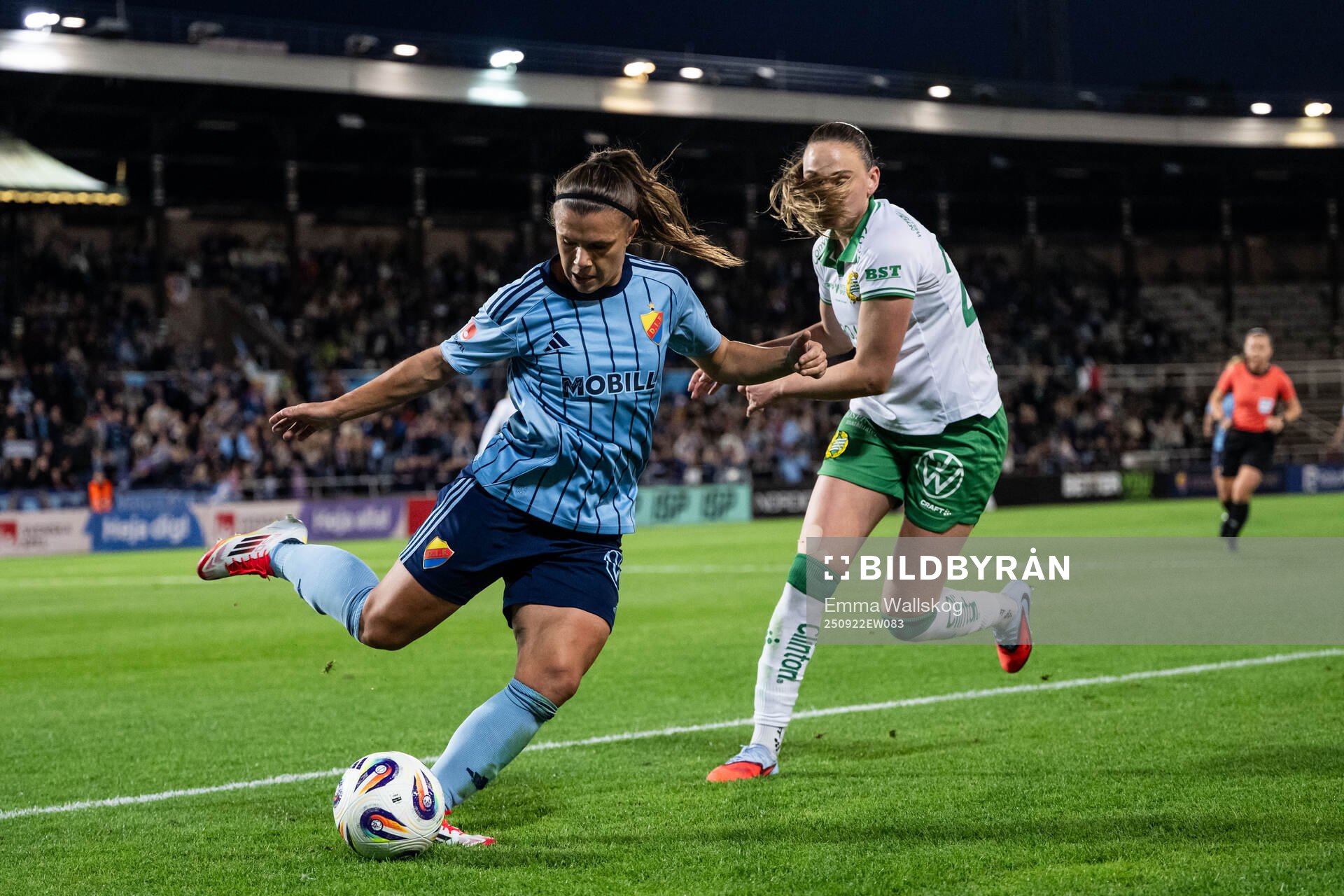 Djurgårdens Alexsandra Lobanova och Hammarbys Vilde Hasund