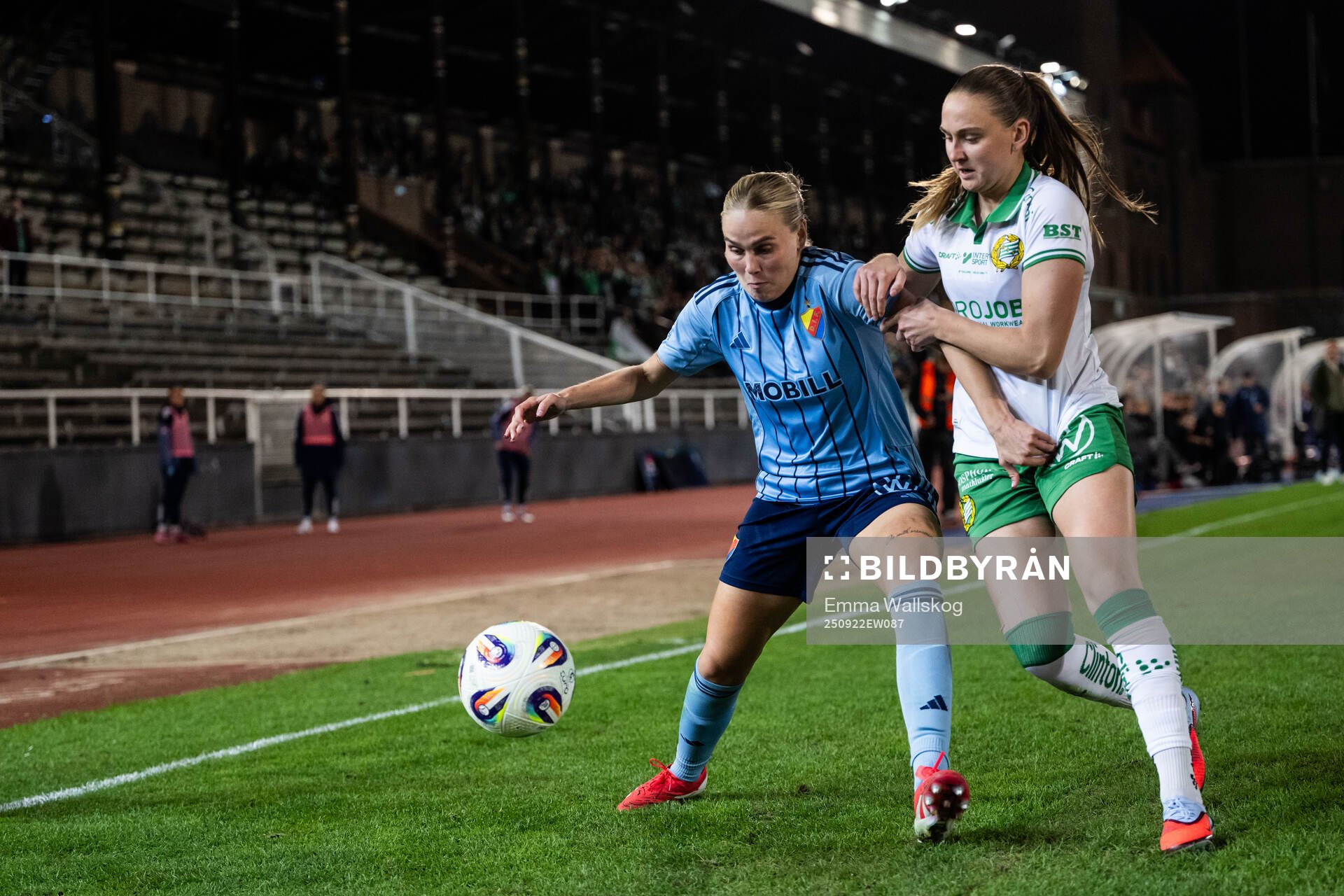 Djurgårdens Nanne Ruuskanen och Hammarbys Vilde Hasund