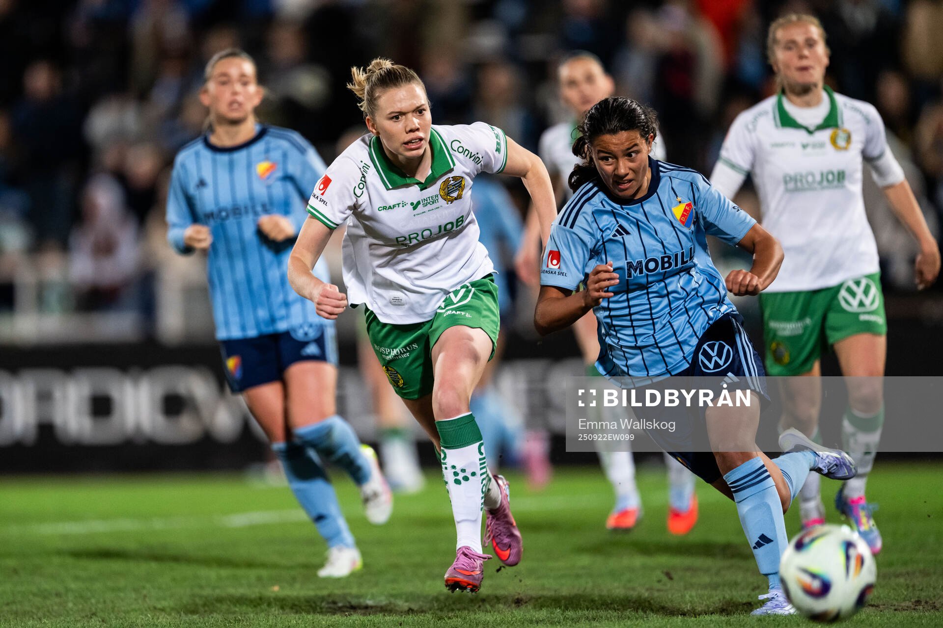 Hammarbys Bea Sprung och Djurgårdens Annika Svensson