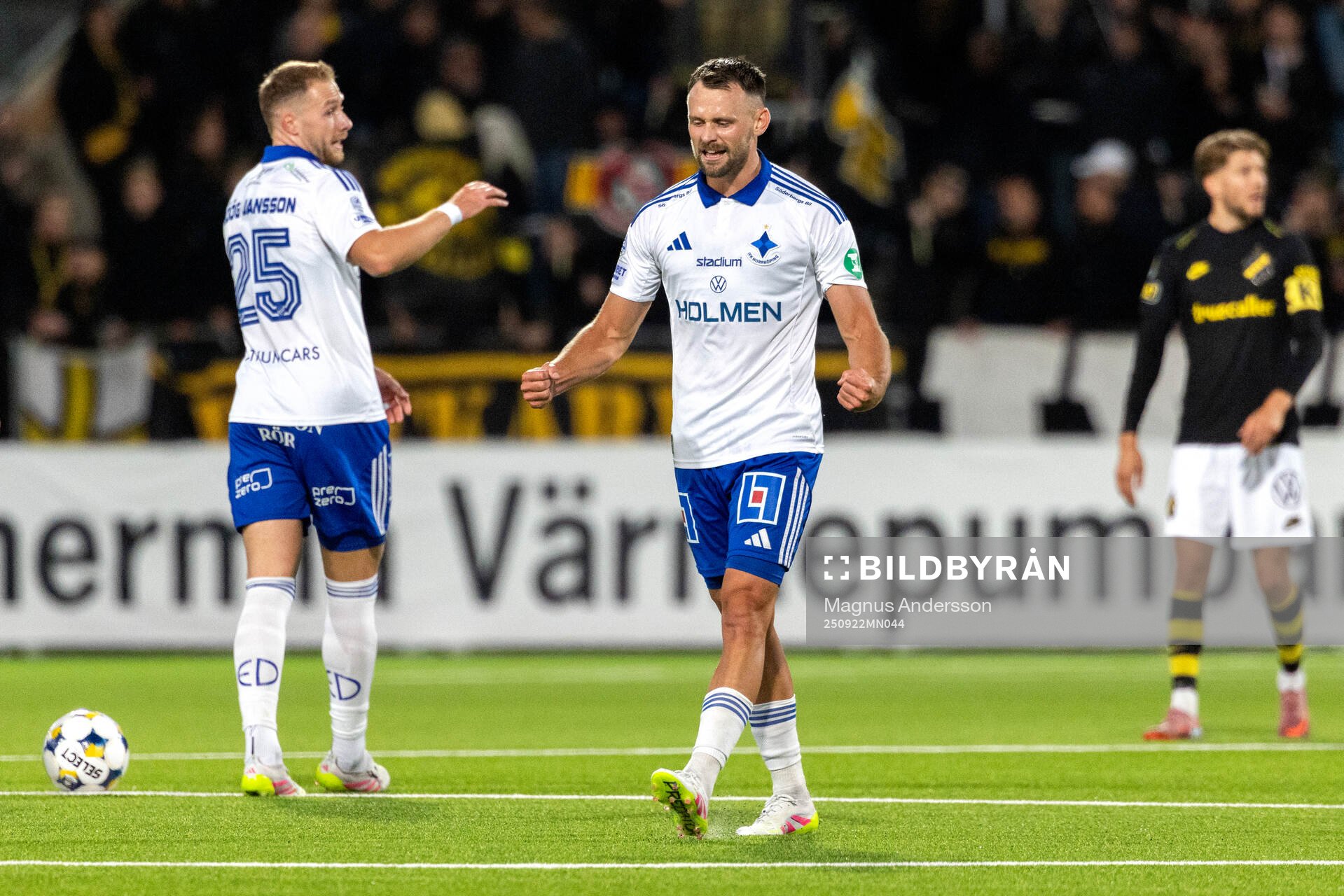 IFK Norrköpings Max Watson jublar