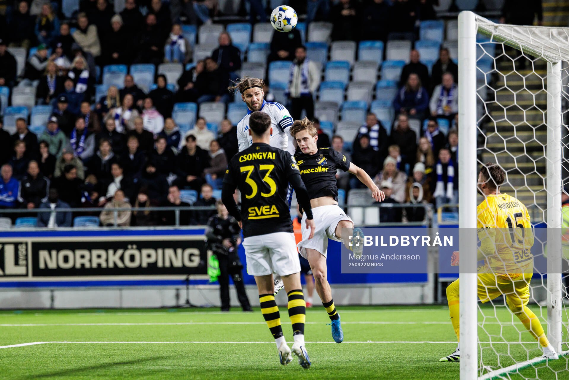 IFK Norrköpings Christoffer Nyman och AIKs Yannick Geiger