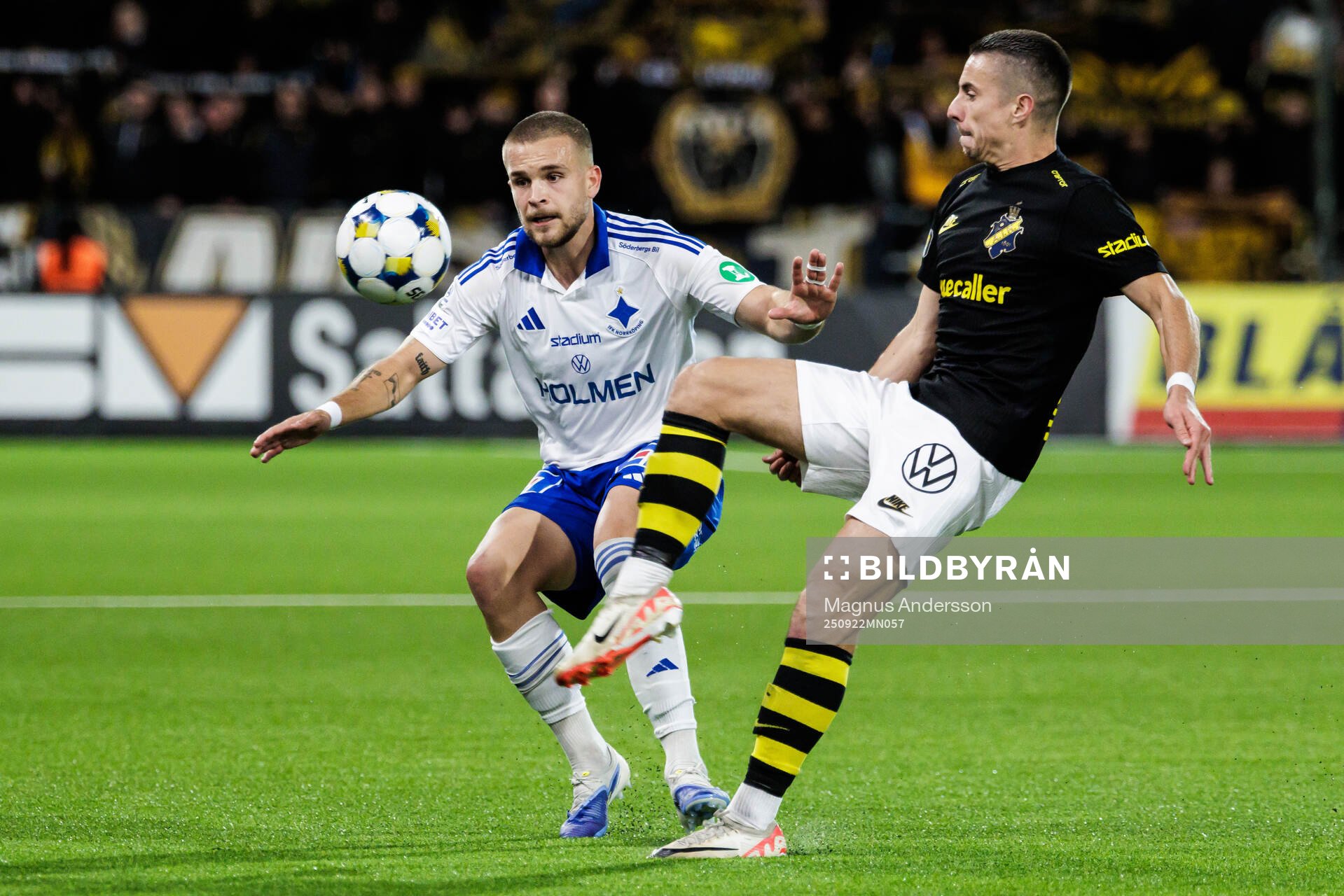 IFK Norrköpings Amadeus Sögaard och AIKs Dino Besirovic