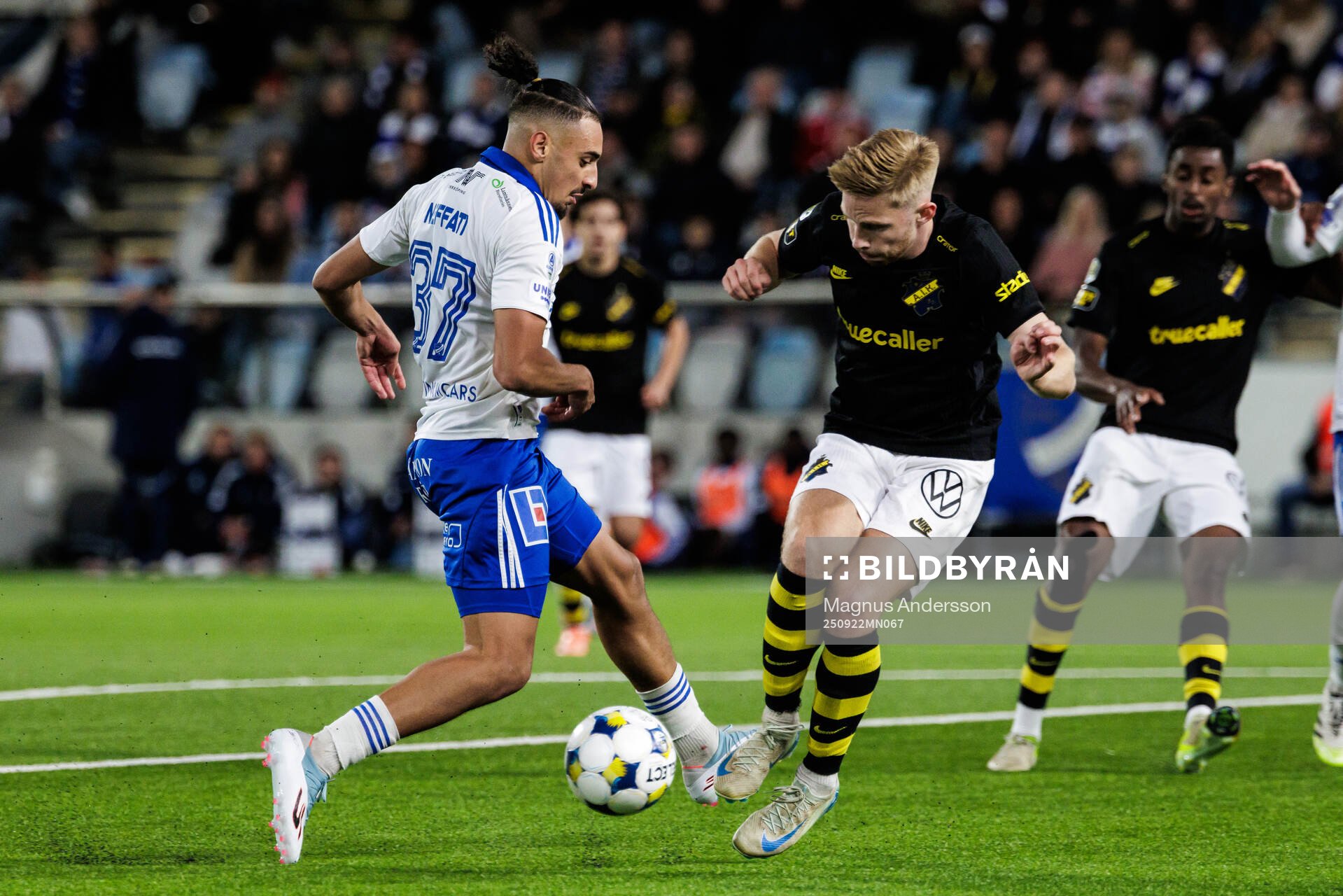 IFK Norrköpings Moutaz Neffati och AIKs Eskil Edh