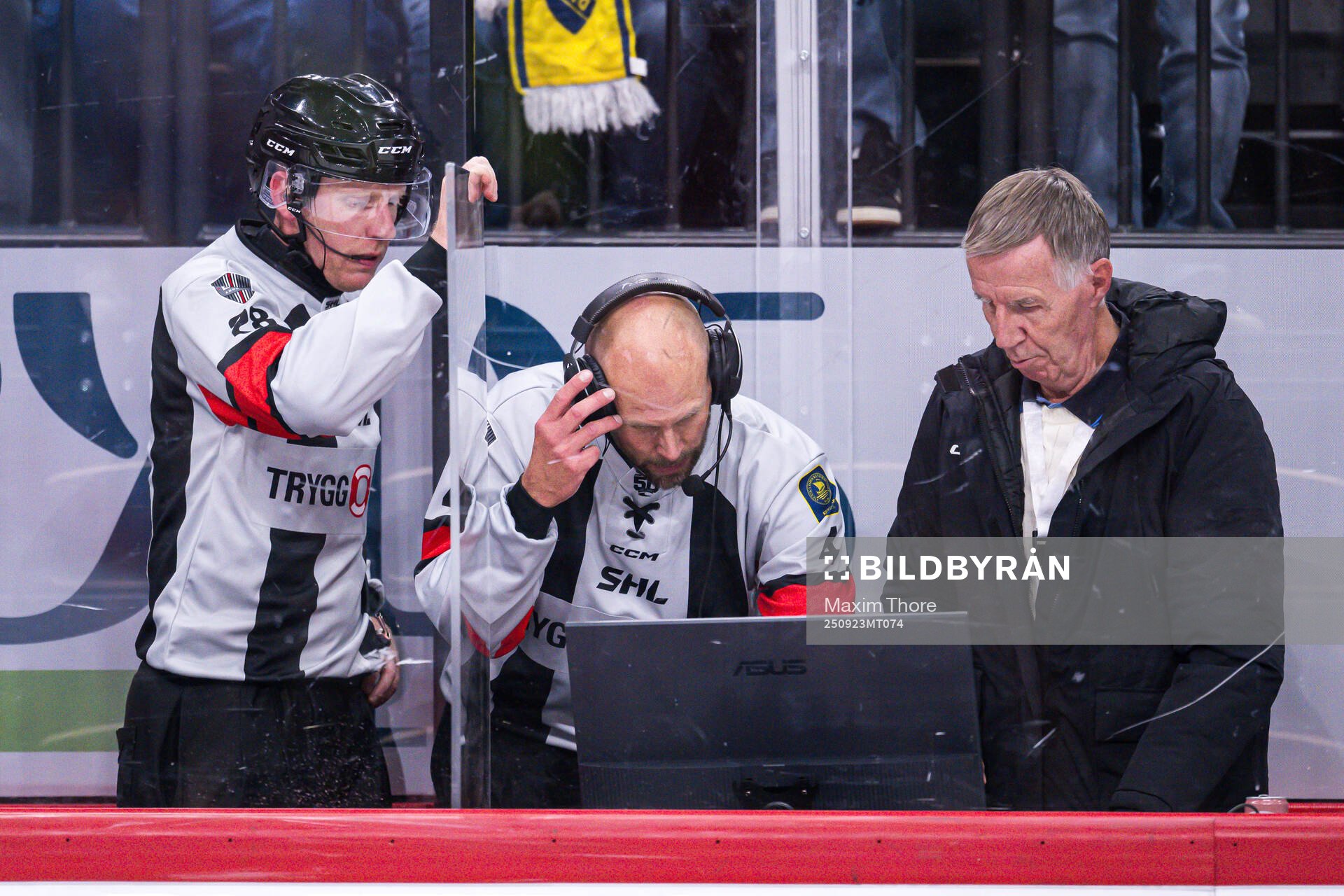 Domare Mikael Holm och domare Marcus Linde