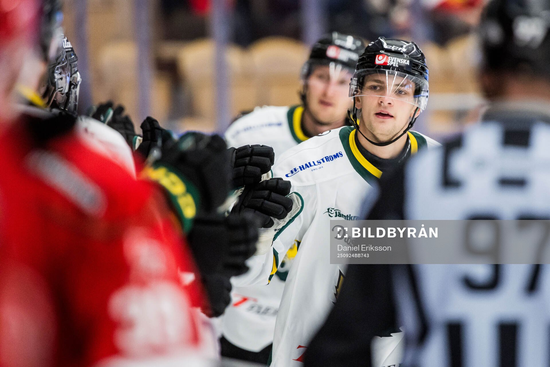 Östersunds Dennis Värmhed jublar