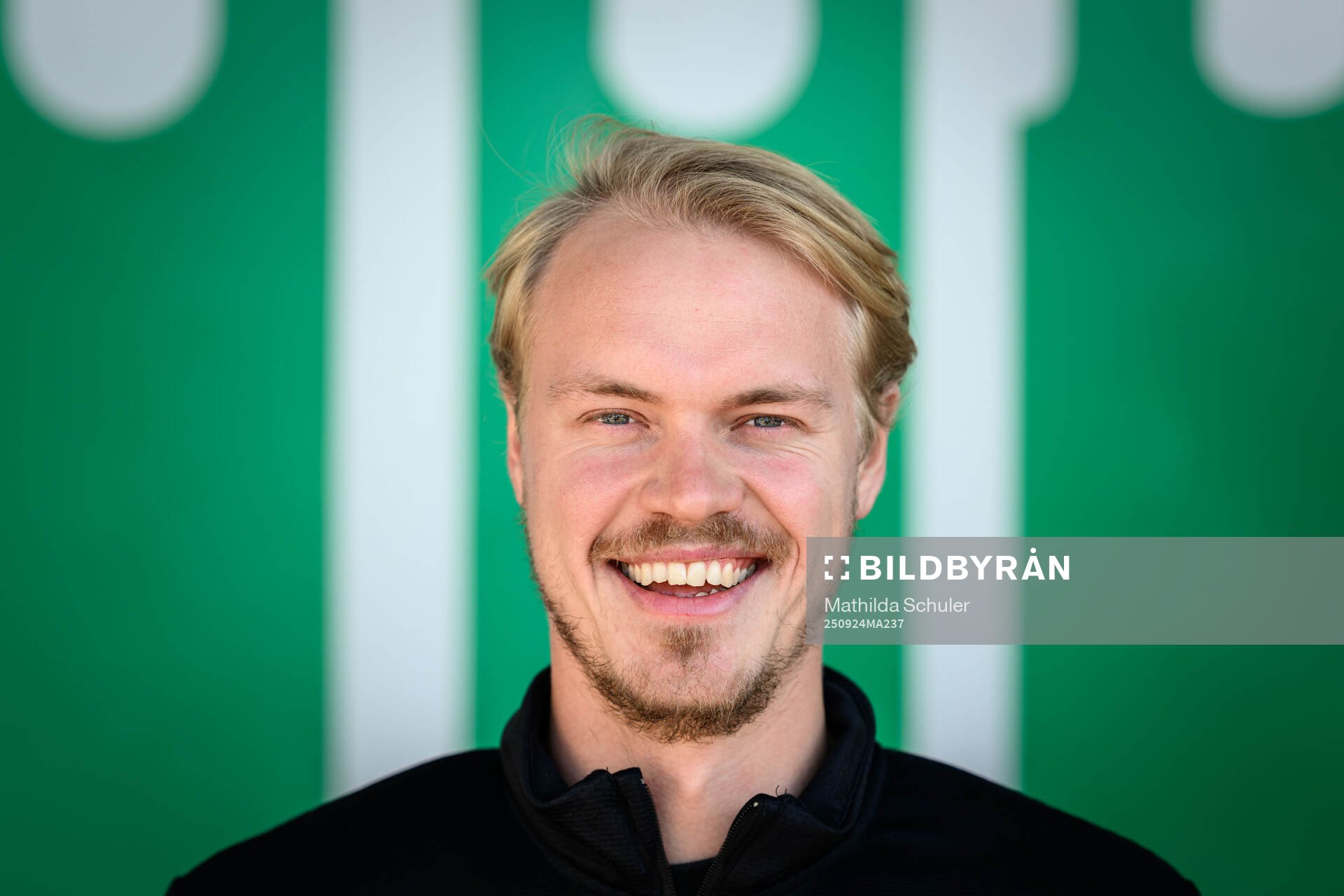 Rögles assisterande tränare i U16 Jakob Bondesson