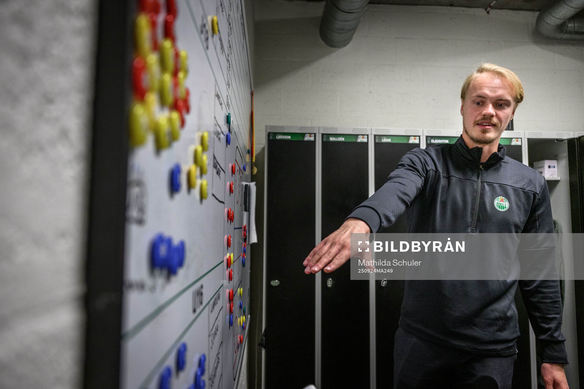 Rögles assisterande tränare i U16 Jakob Bondesson