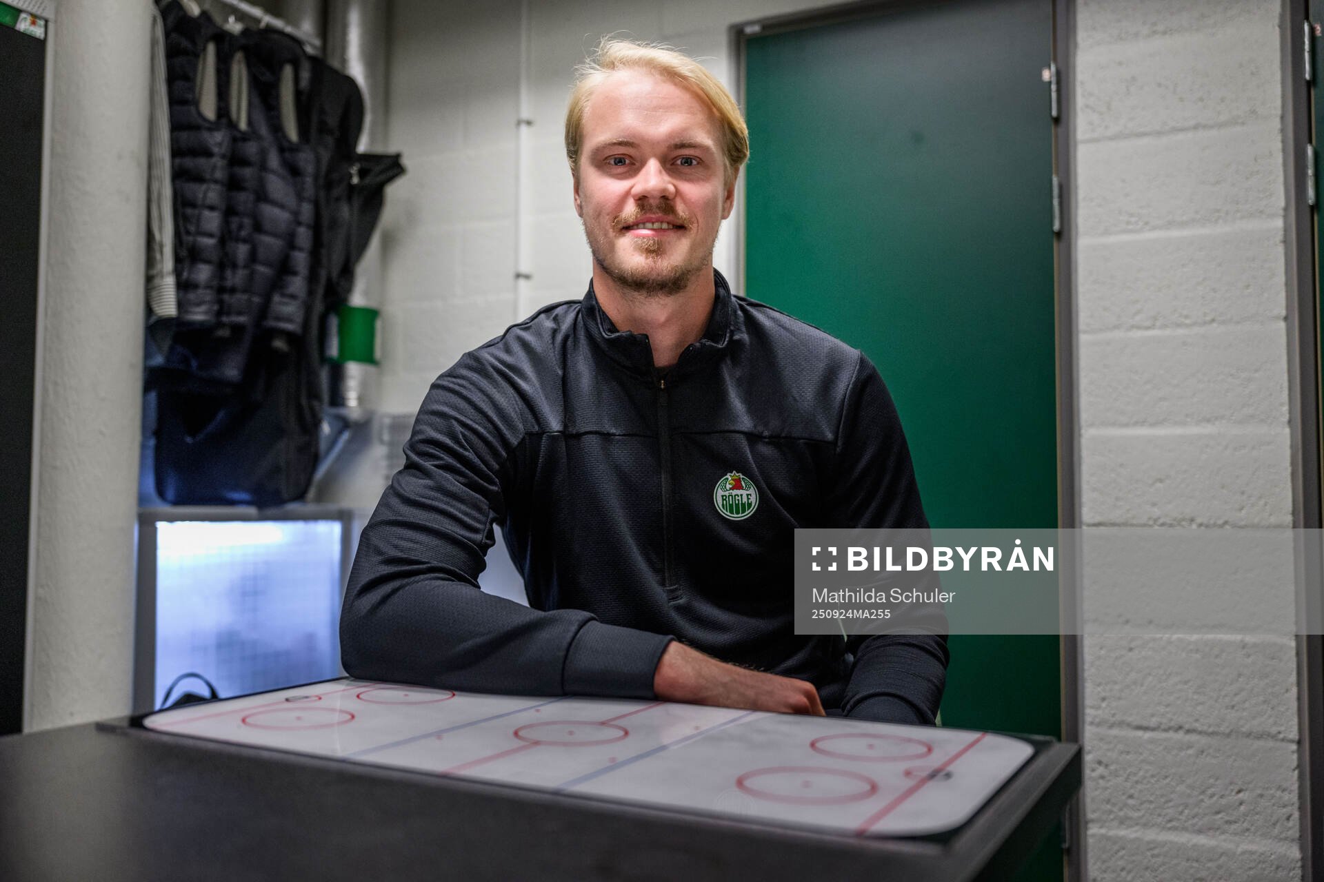 Rögles assisterande tränare i U16 Jakob Bondesson