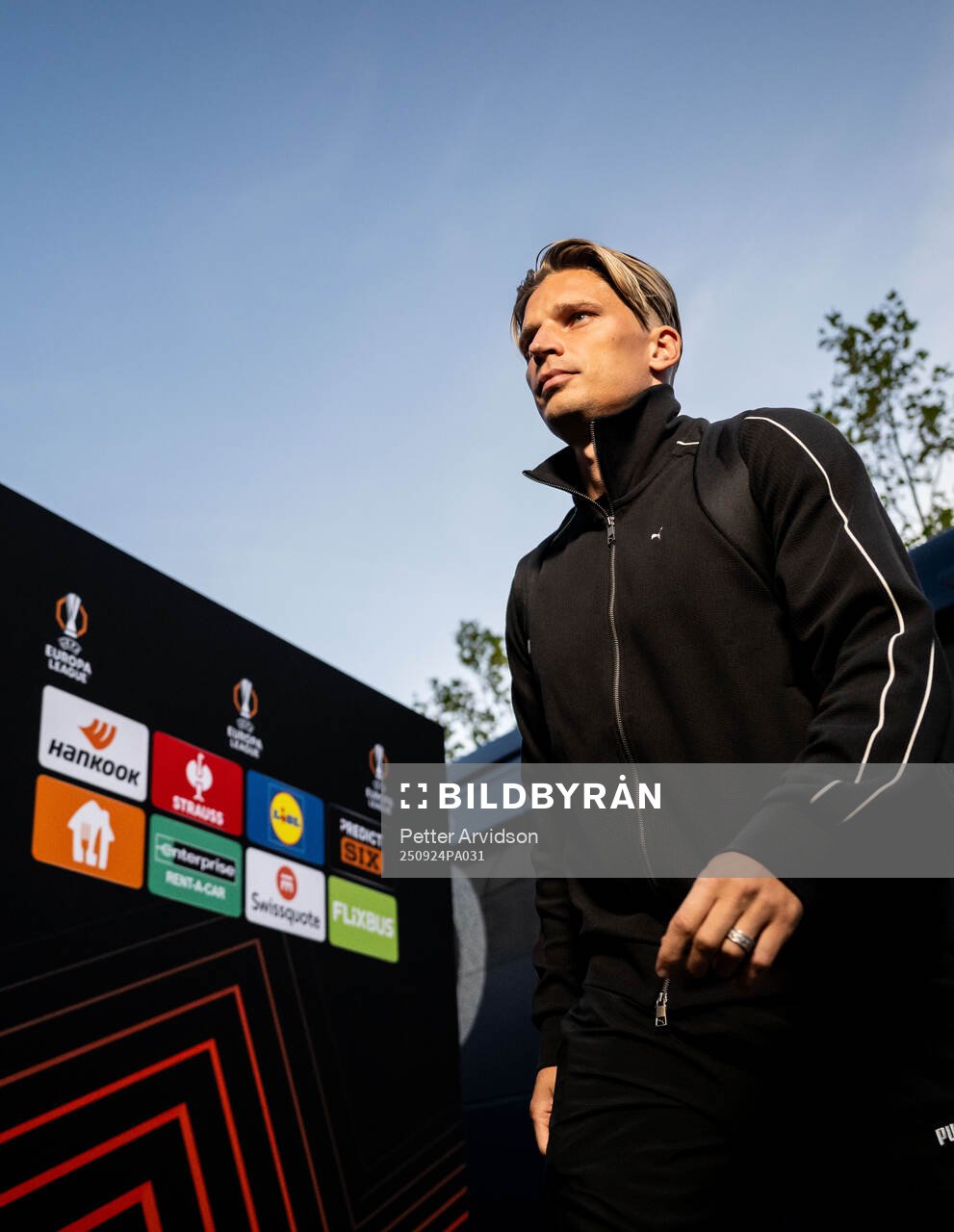 Malmö FFs Jens Stryger Larsen arrives at the stadium