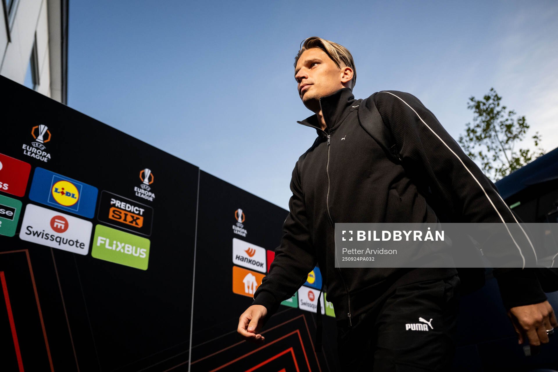 Malmö FFs Jens Stryger Larsen arrives at the stadium
