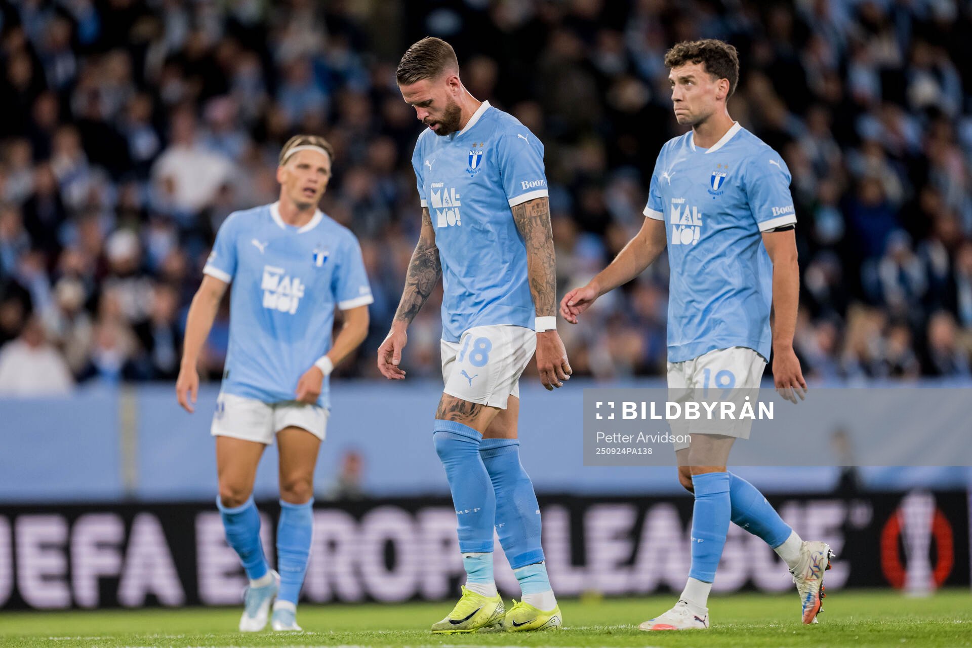 Pontus Jansson and Colin Rösler of Malmö FF look dejected