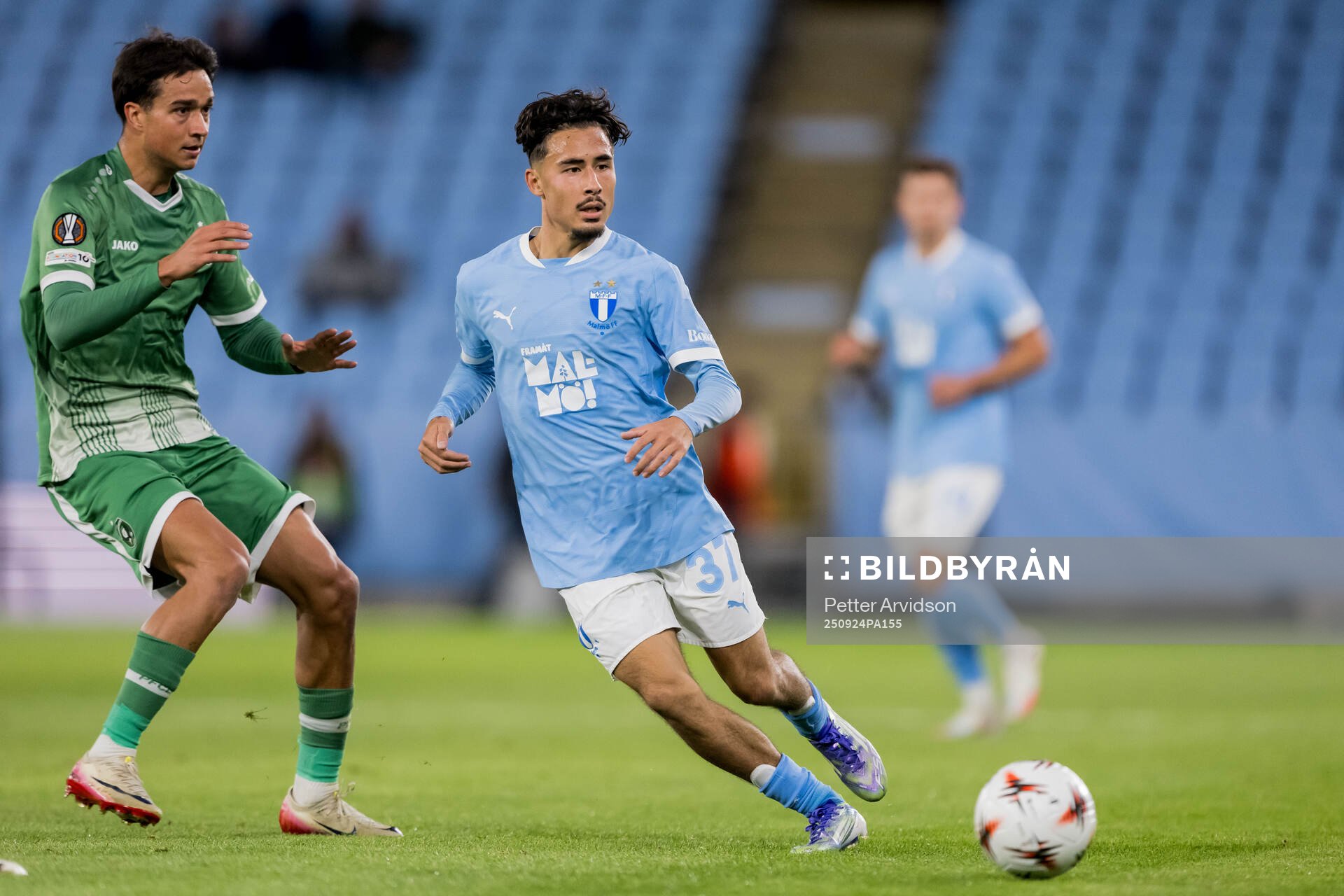 Pedro Naressi of Ludogorets and Adrian Skogmar of Malmö FF