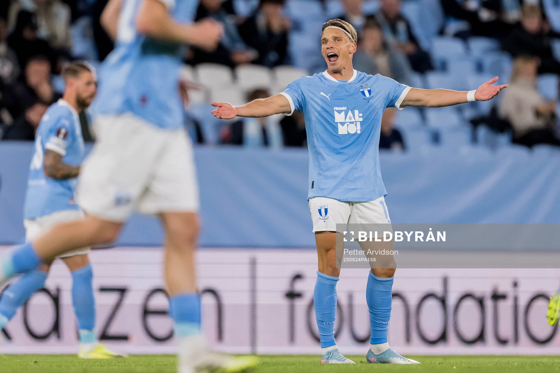 Jens Stryger Larsen of Malmö FF reacts