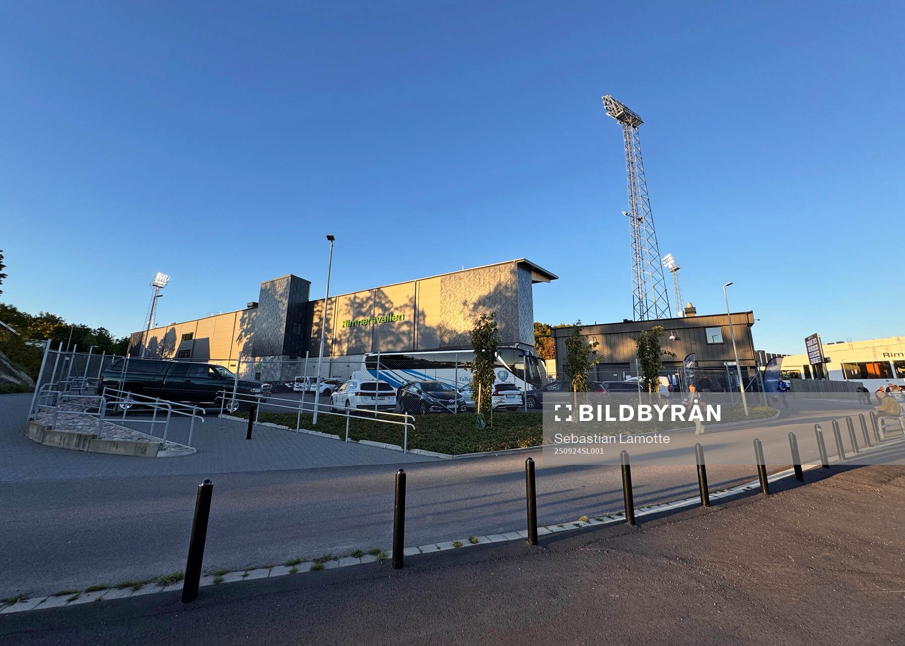 Utanför arenan