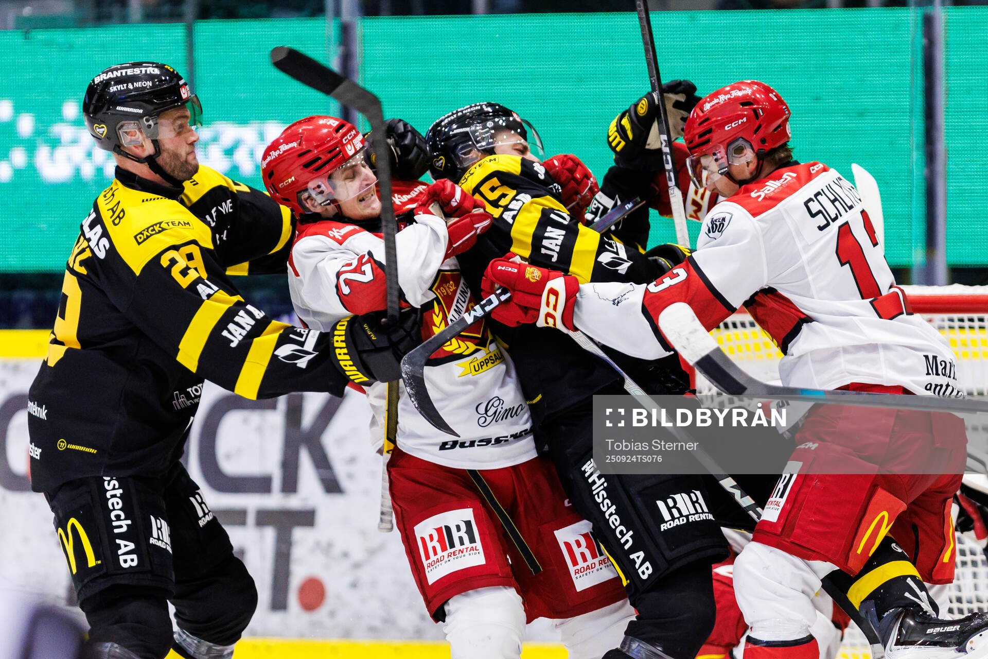 Västerås Kim Rosdahl och Tim Friberg  mot Almtunas Lukas