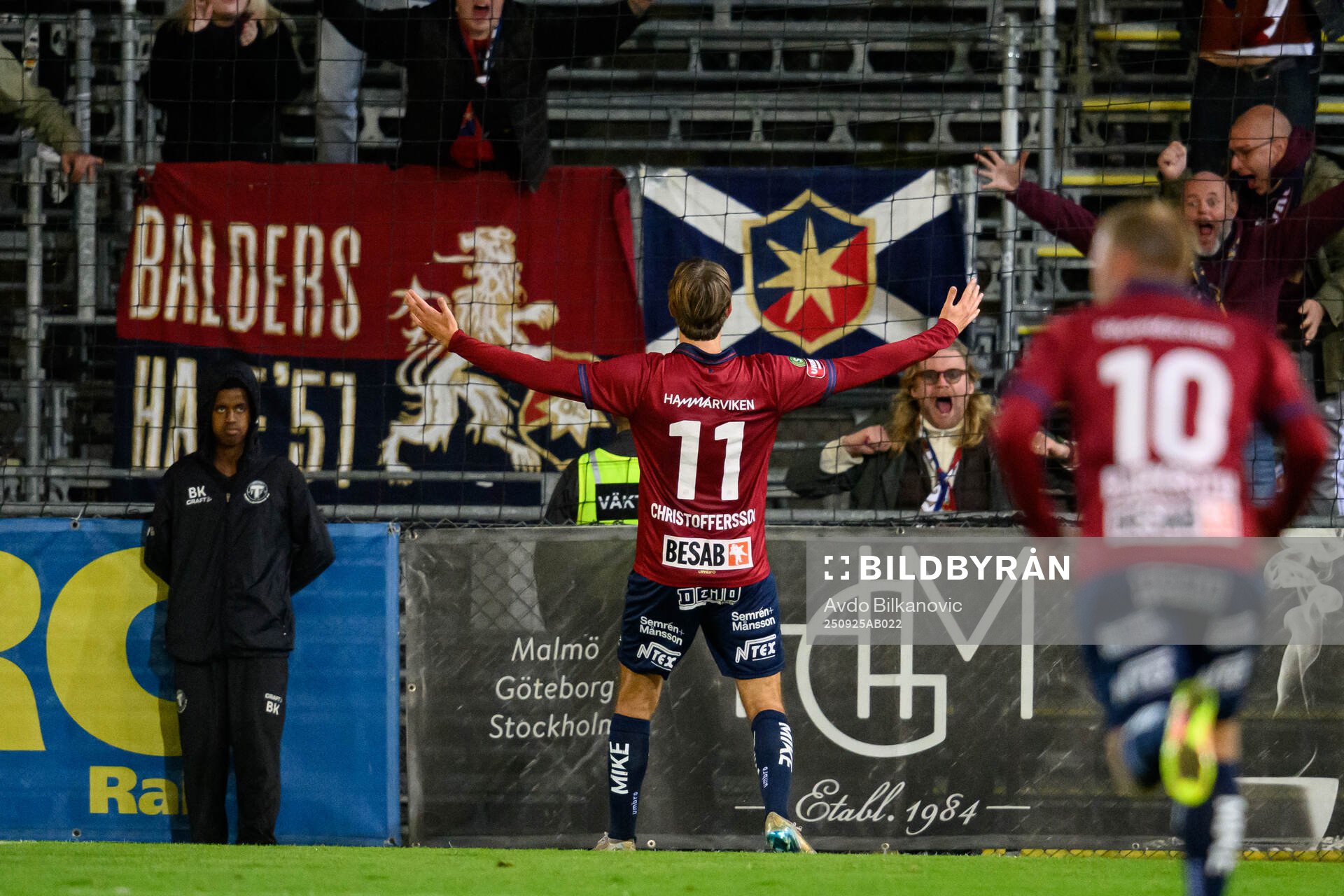 Örgrytes Noah Christoffersson jublar