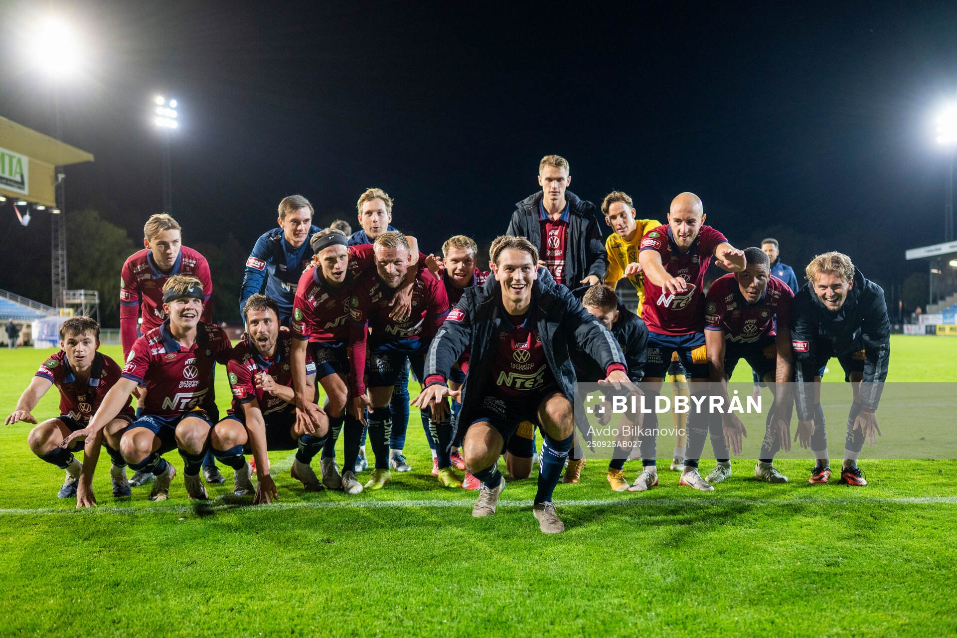Örgrytes spelare jublar