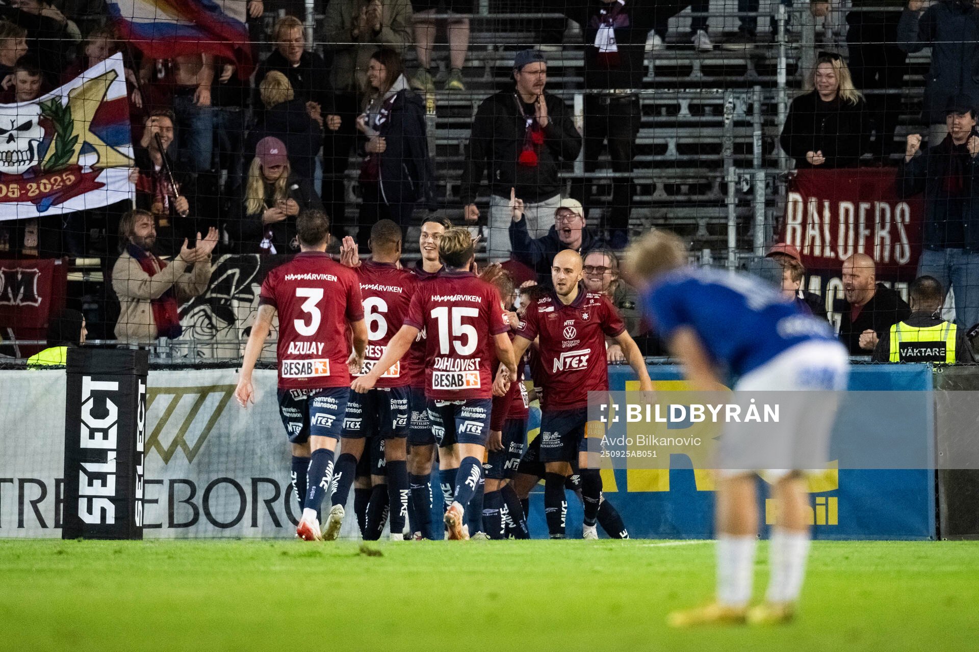 Örgrytes spelare jublar medan Trelleborgs deppar i
