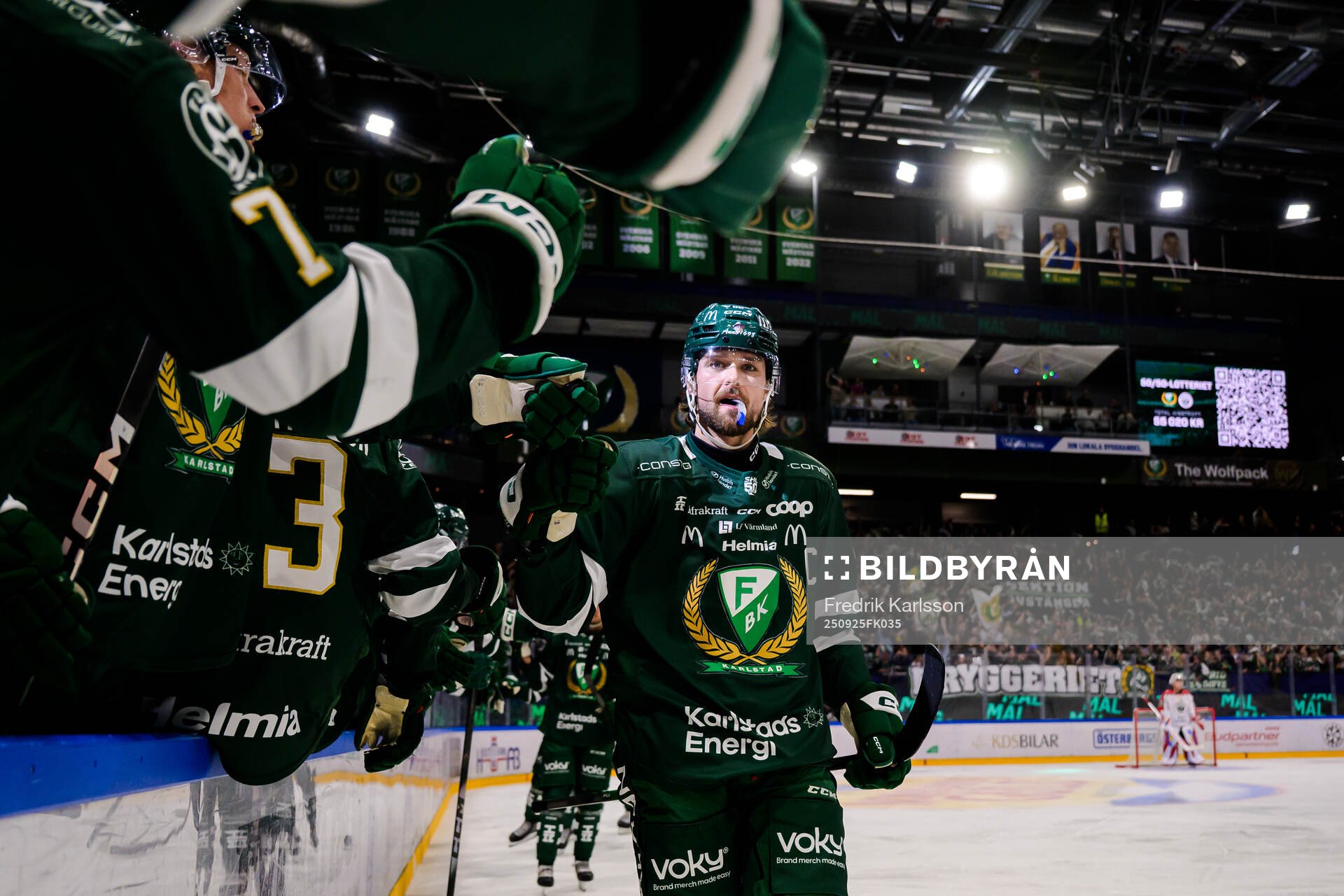 Färjestads Linus Johansson jublar
