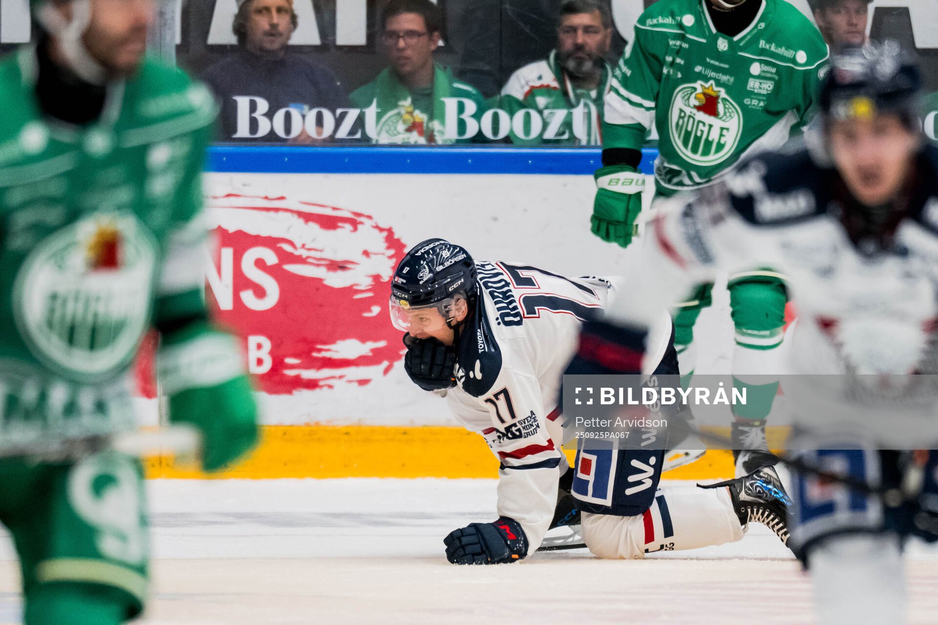 Linköpings Felix Öhrqvist har ont