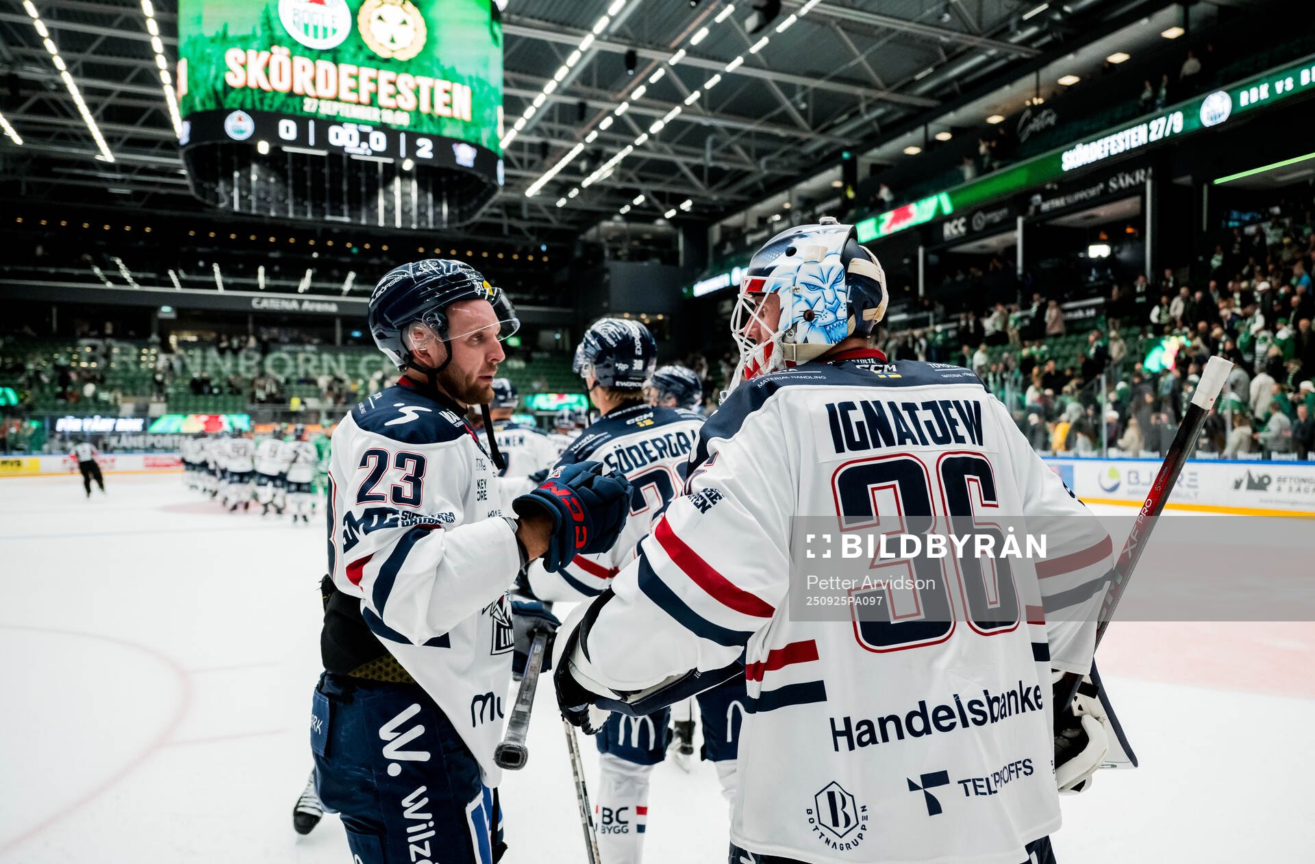 Linköpings Robin Kovacs och målvakt Waltteri Ignatjew