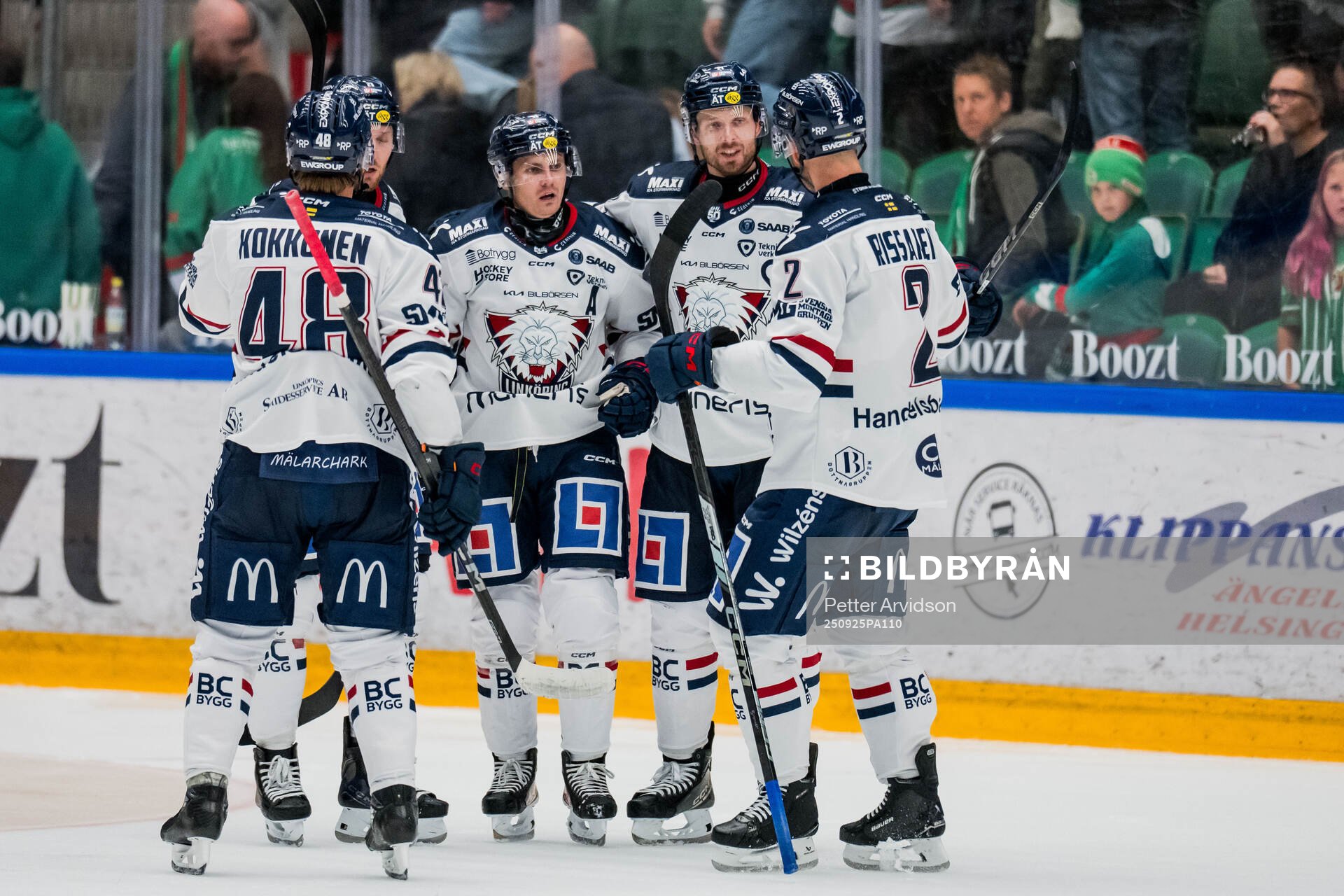 Linköpings Markus Ljungh jublar med lagkamrater