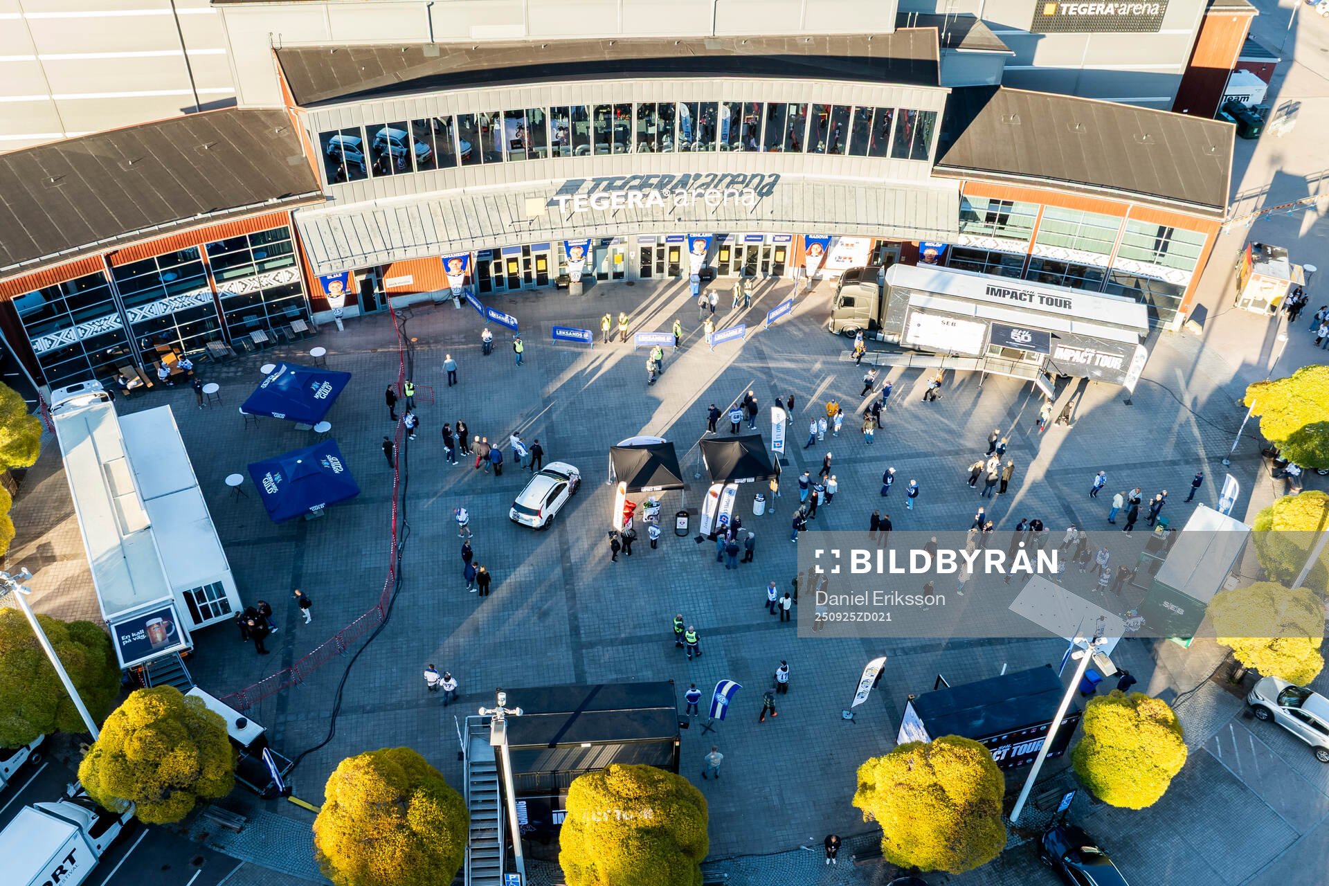 Arena torget framför Tegera Arena Impact Week innan