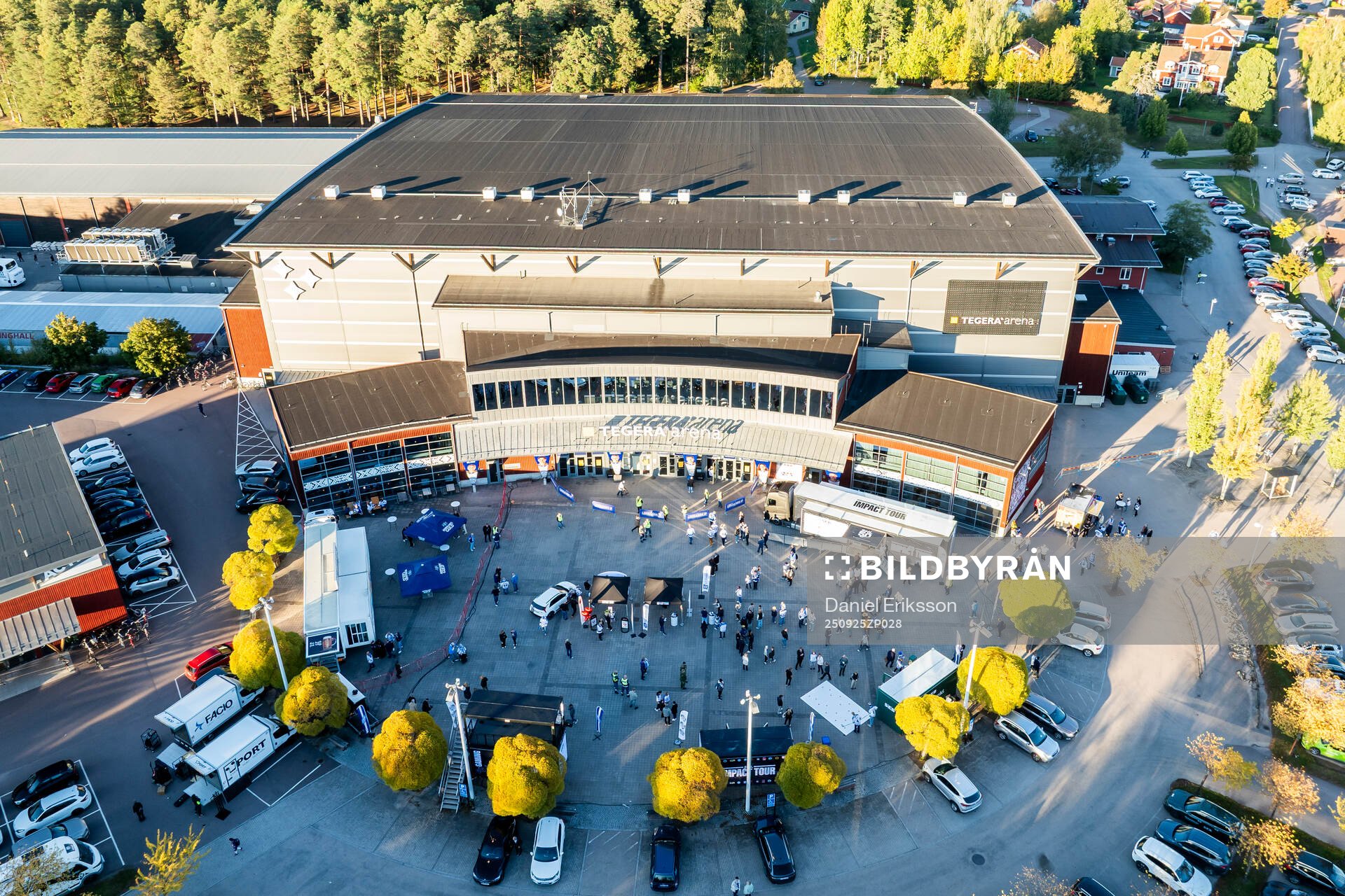 Arena torget framför Tegera Arena Impact Week innan