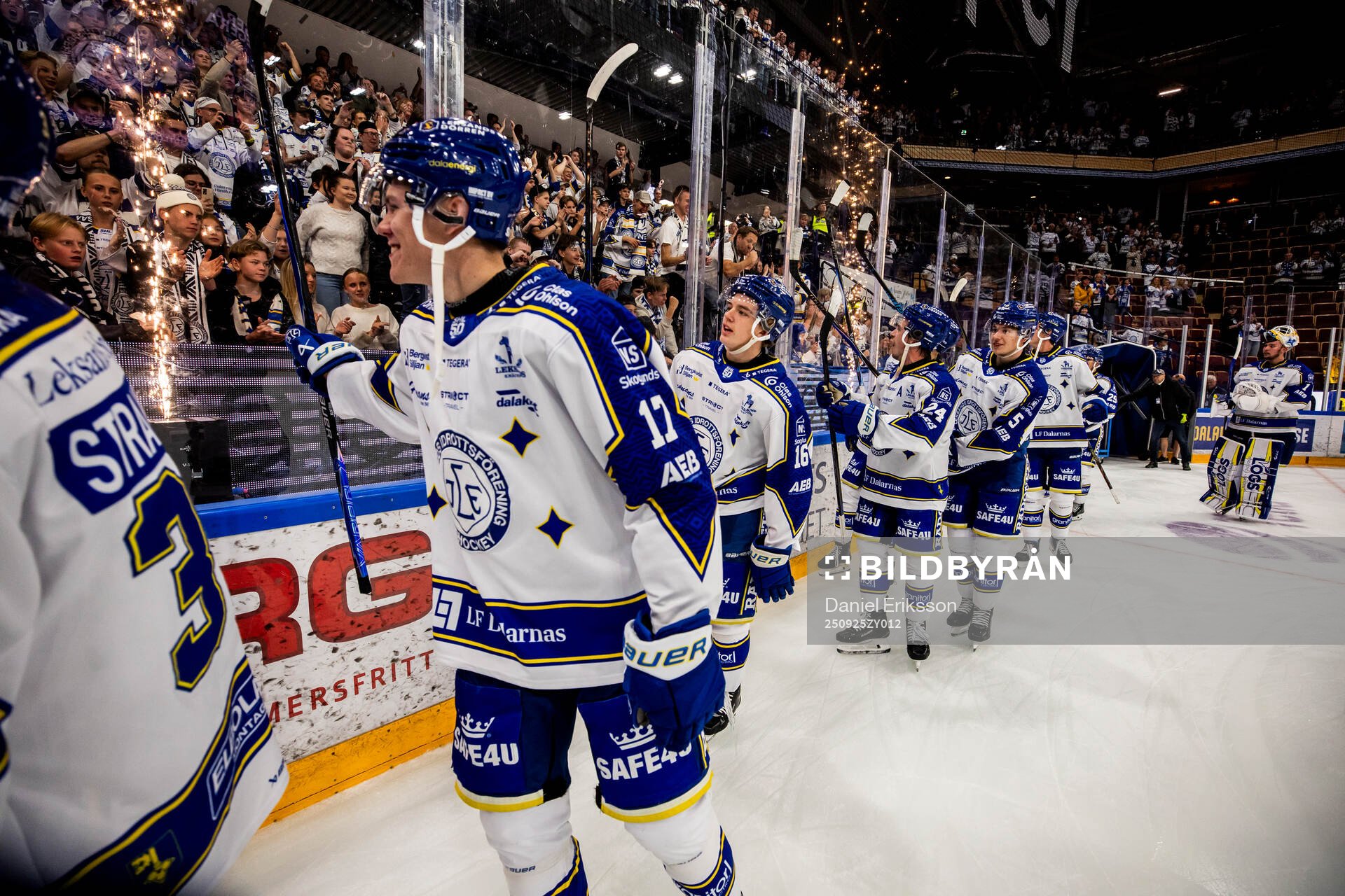 Leksands spelarna jublar