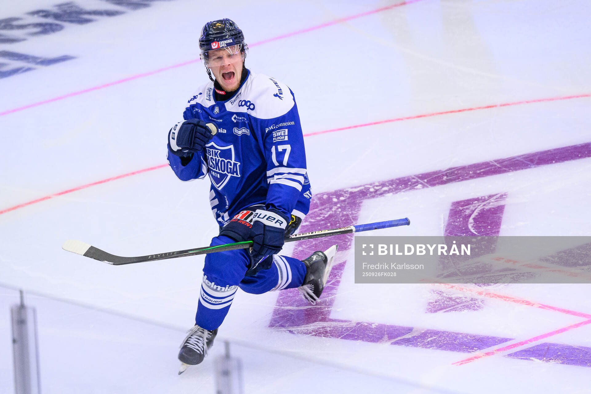 Karlskogas Åke Stakkestad jublar