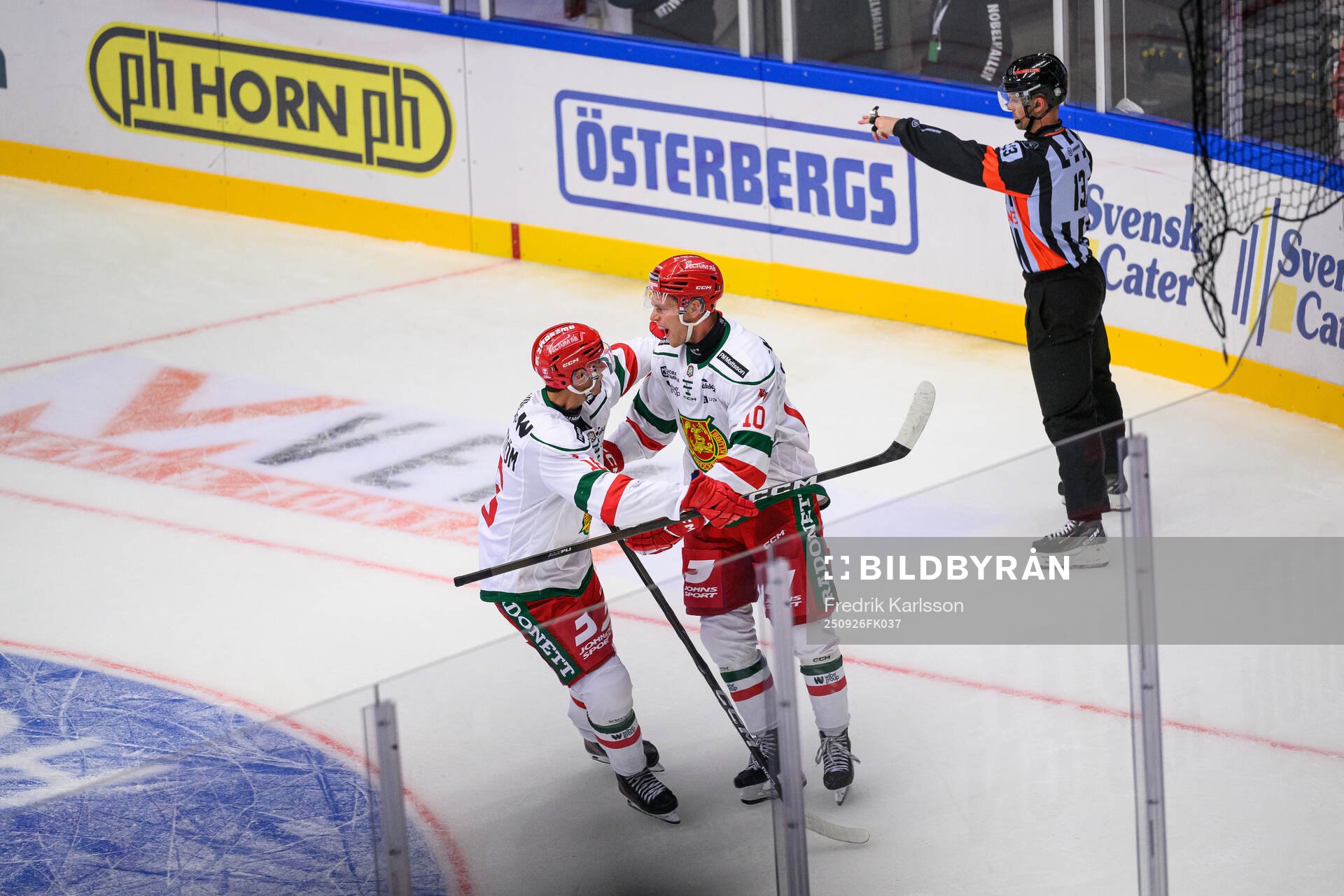 Moras Marcus Karlström och Karl Smedberg jublar