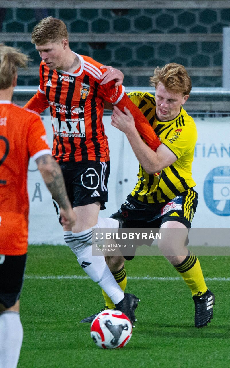 IFK Hässleholms Sam Hegdal i matchen i division 2 mellan