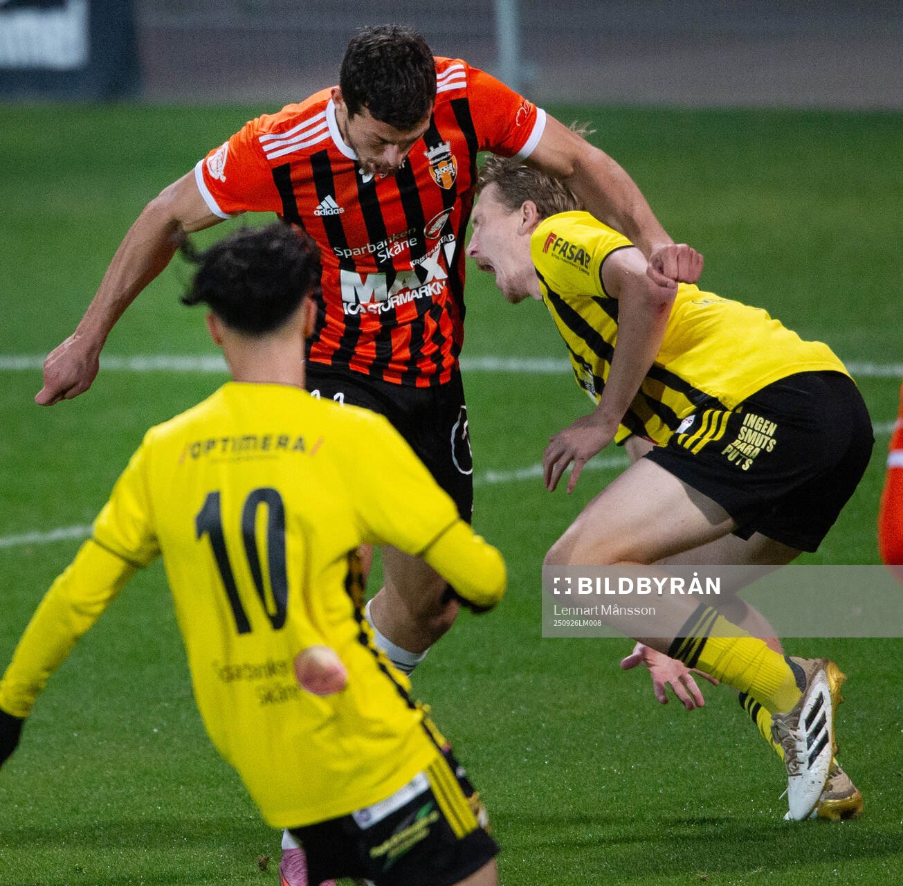 Här skadas IFK Hässleholms Hugo Arvidsson