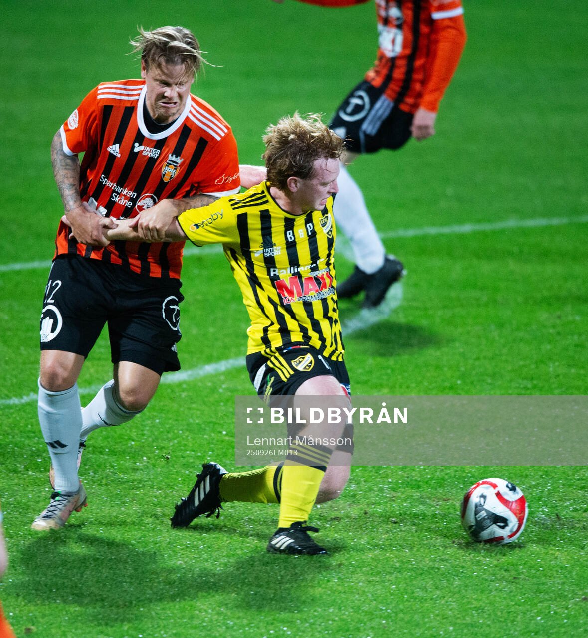 Kristianstads David Löfquist bryter armen på IFK