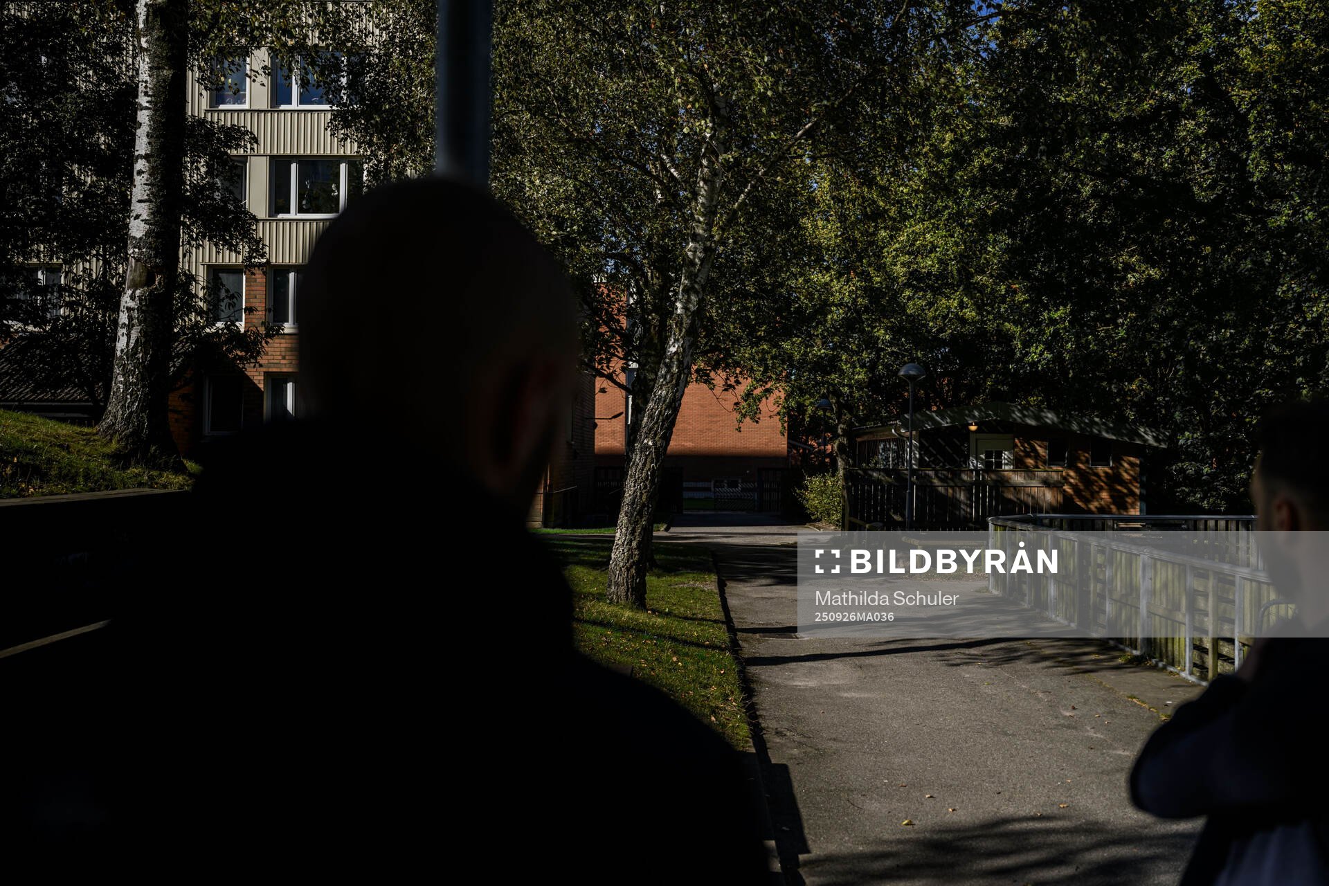 Gångväg där det skedde en skjutning bredvid en