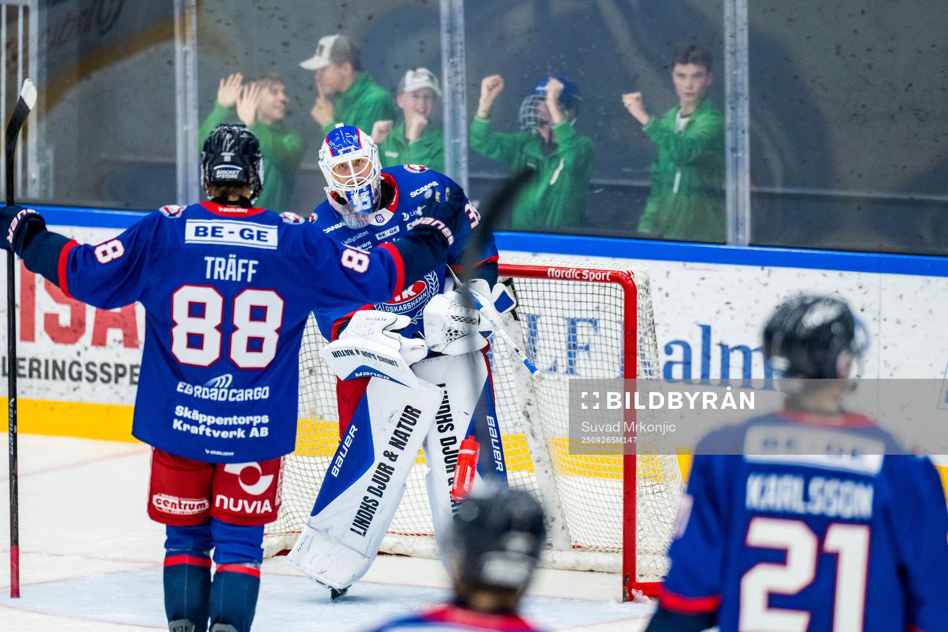 Oskarshamns målvakt Olof Glifford och Herman Träff jublar
