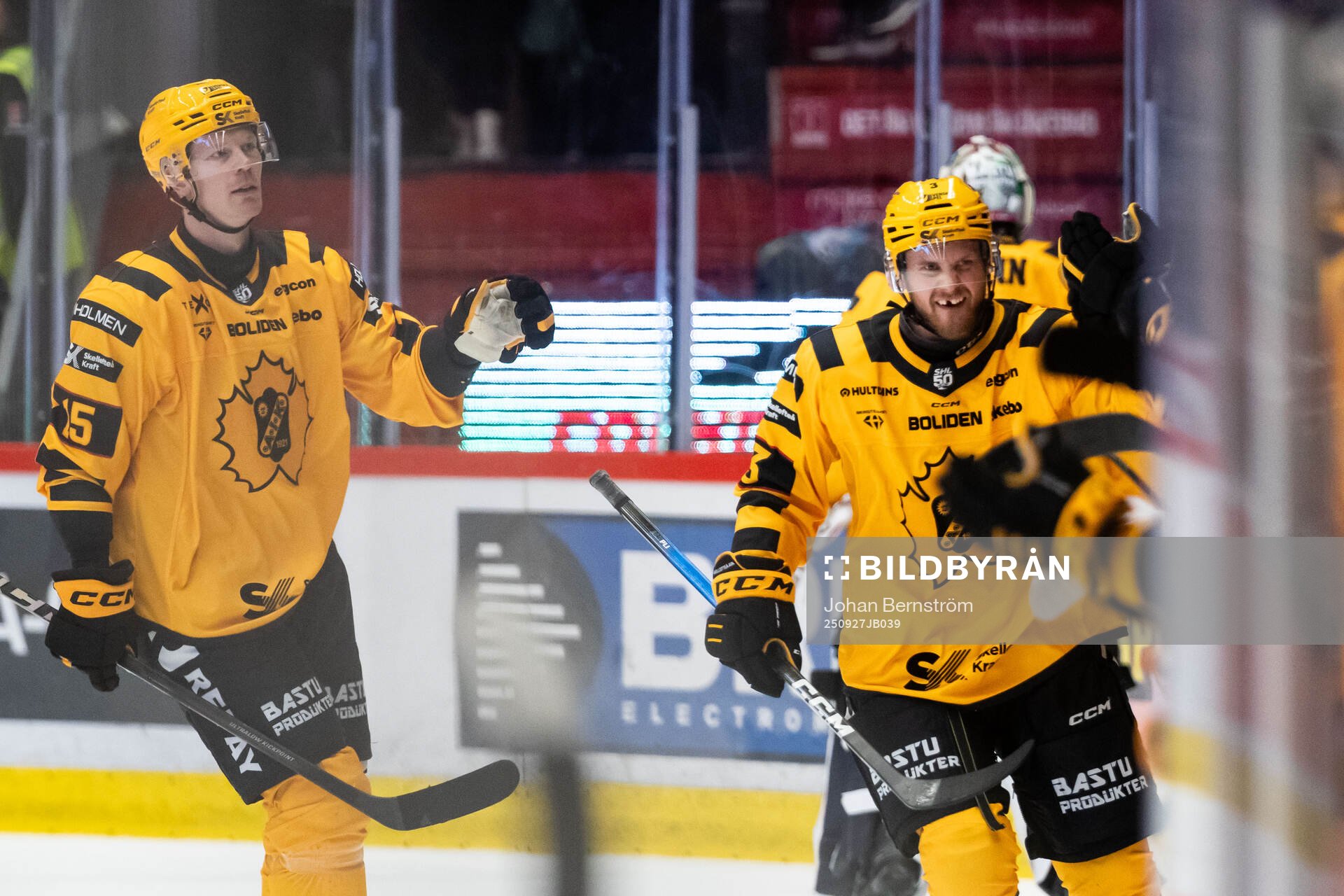 Skellefteås Viktor Grahn jublar