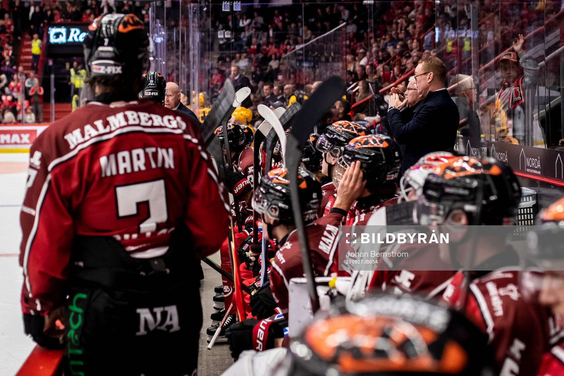 Örebros tränare Niklas Eriksson tar time out