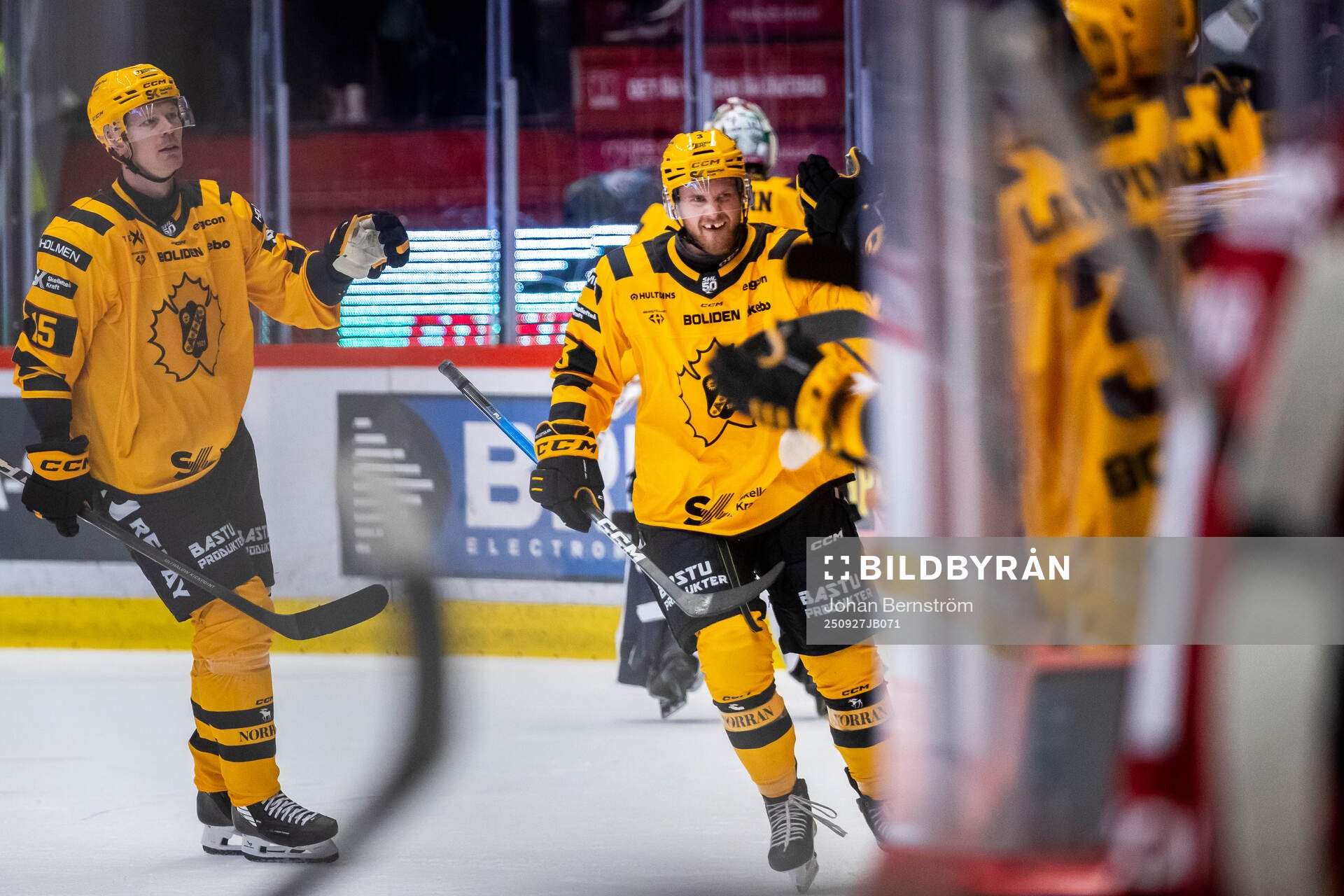 Skellefteås Viktor Grahn jublar
