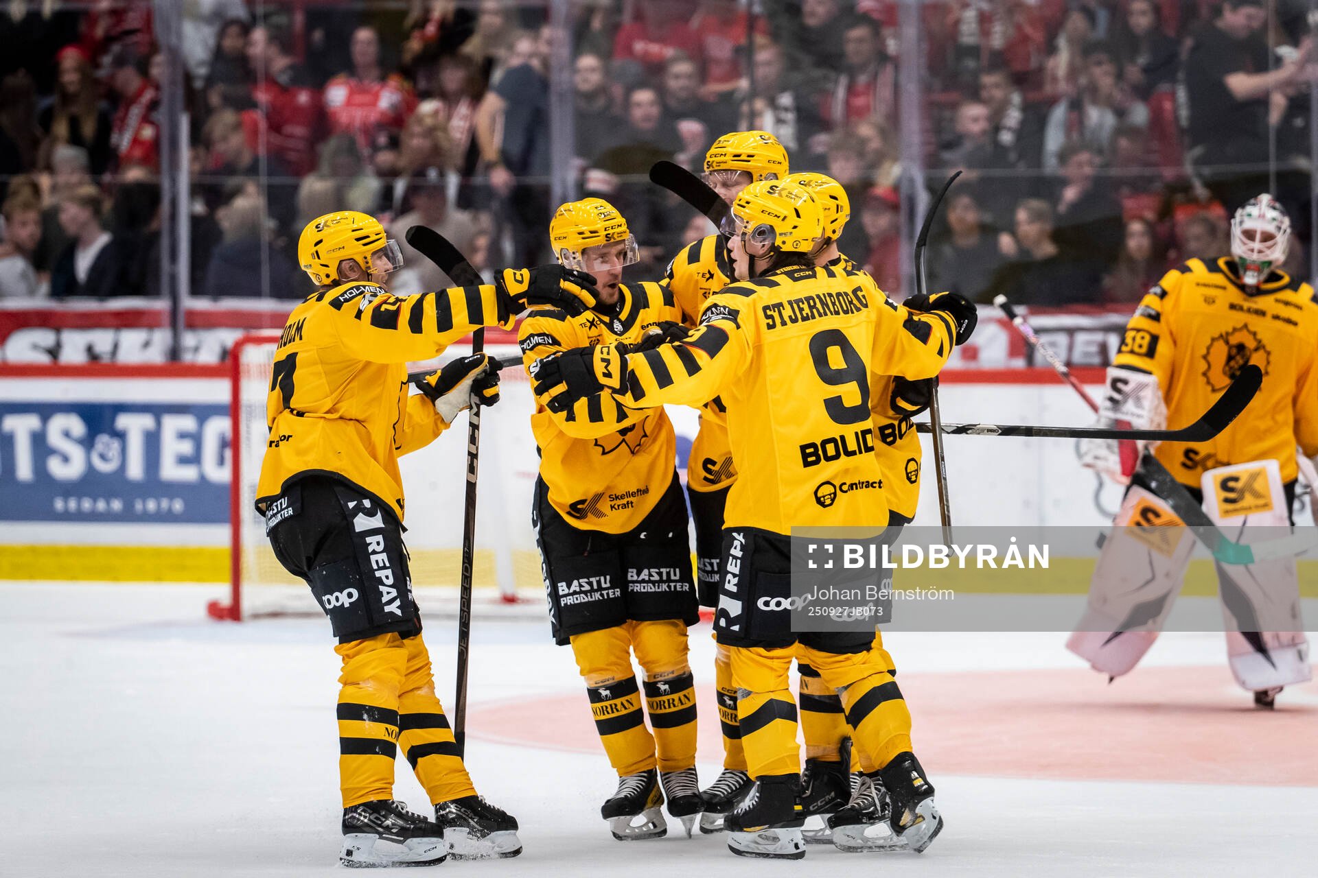 Skellefteås Viktor Grahn jublar