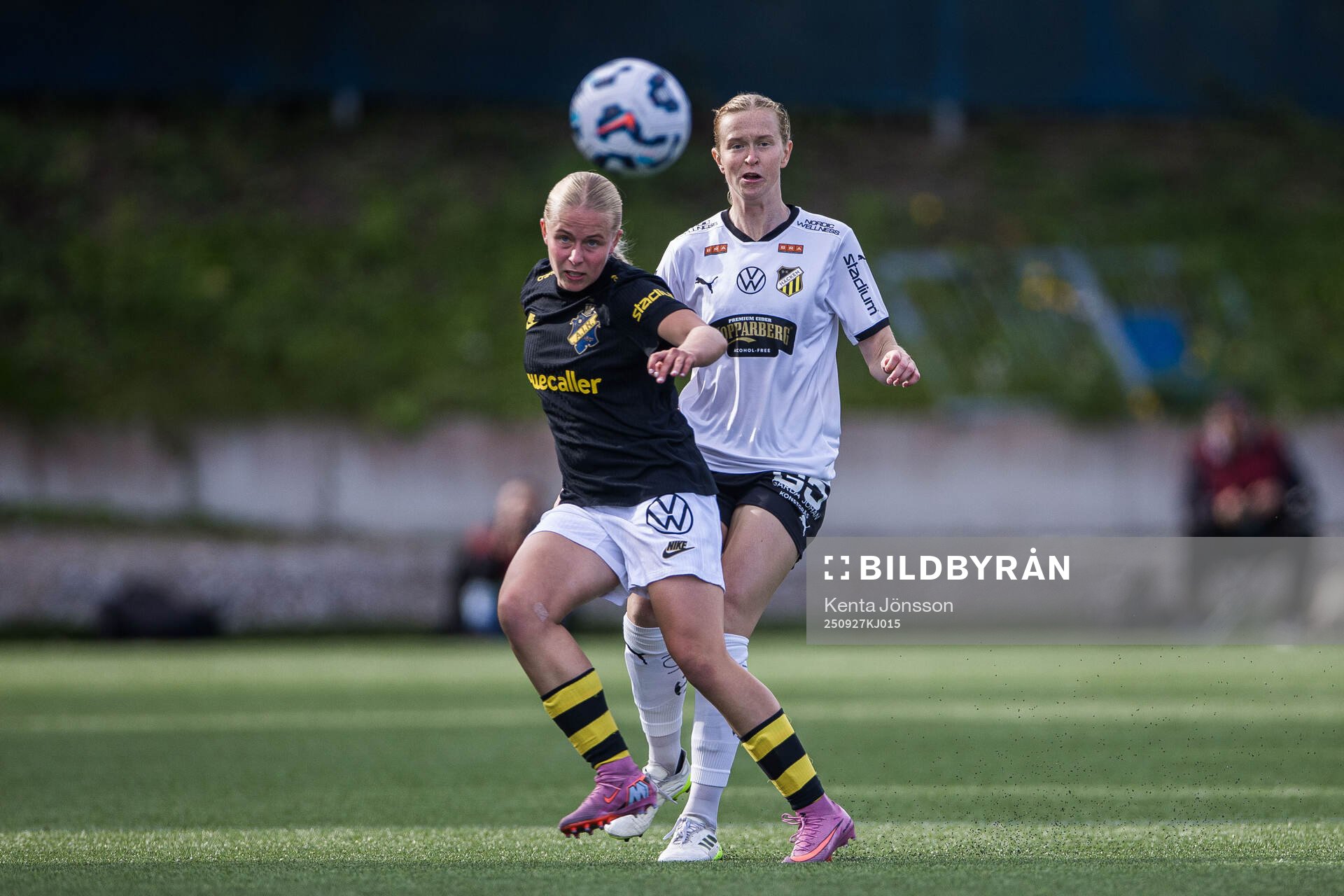 AIKs Nova Selin och Häckens Emma Östlund