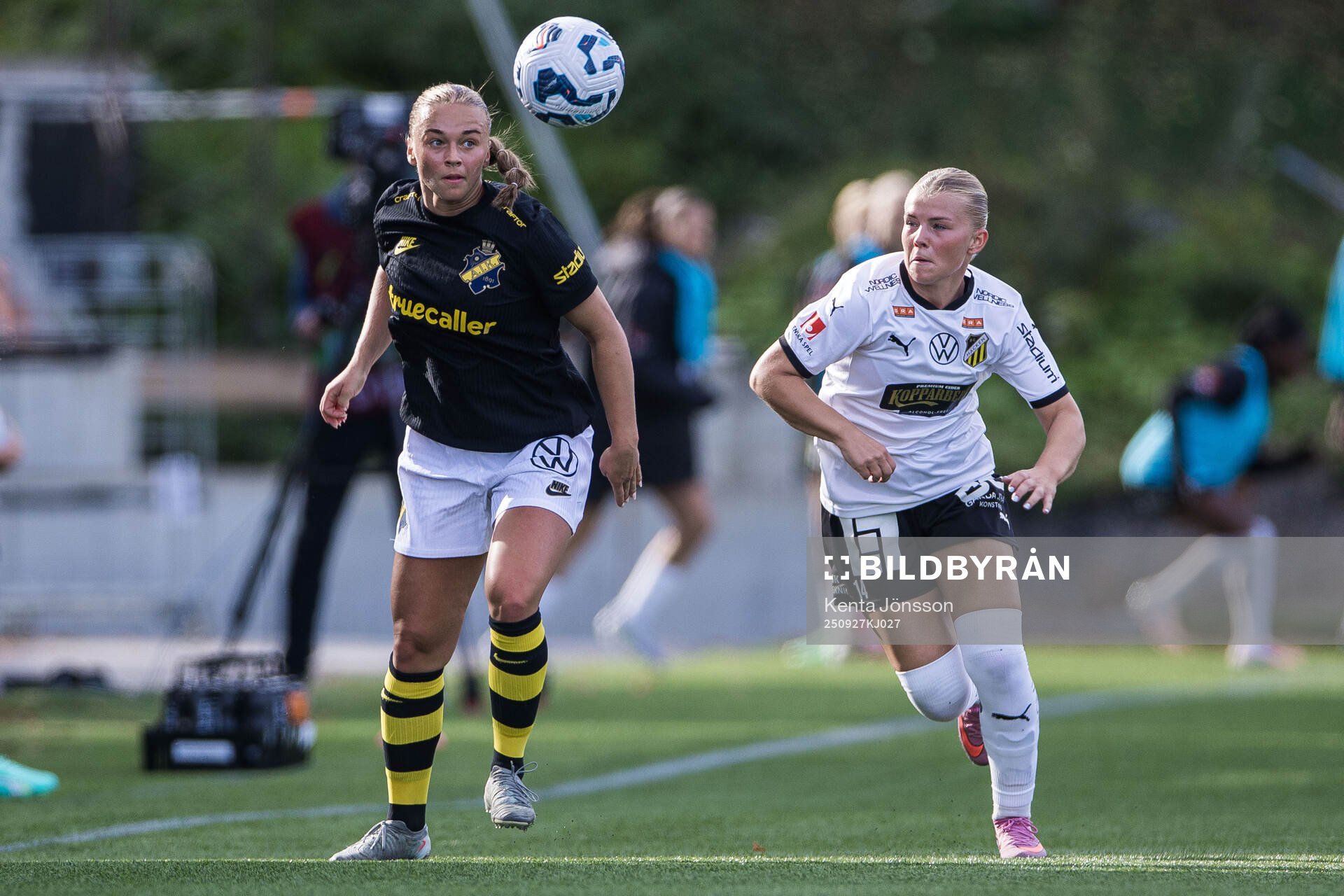 AIKs Villemo Dahlqvist och Häckens Matilda Nildén