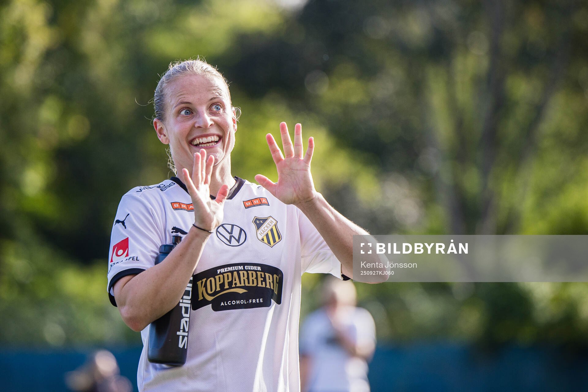 Häckens Anna Anvegård jublar