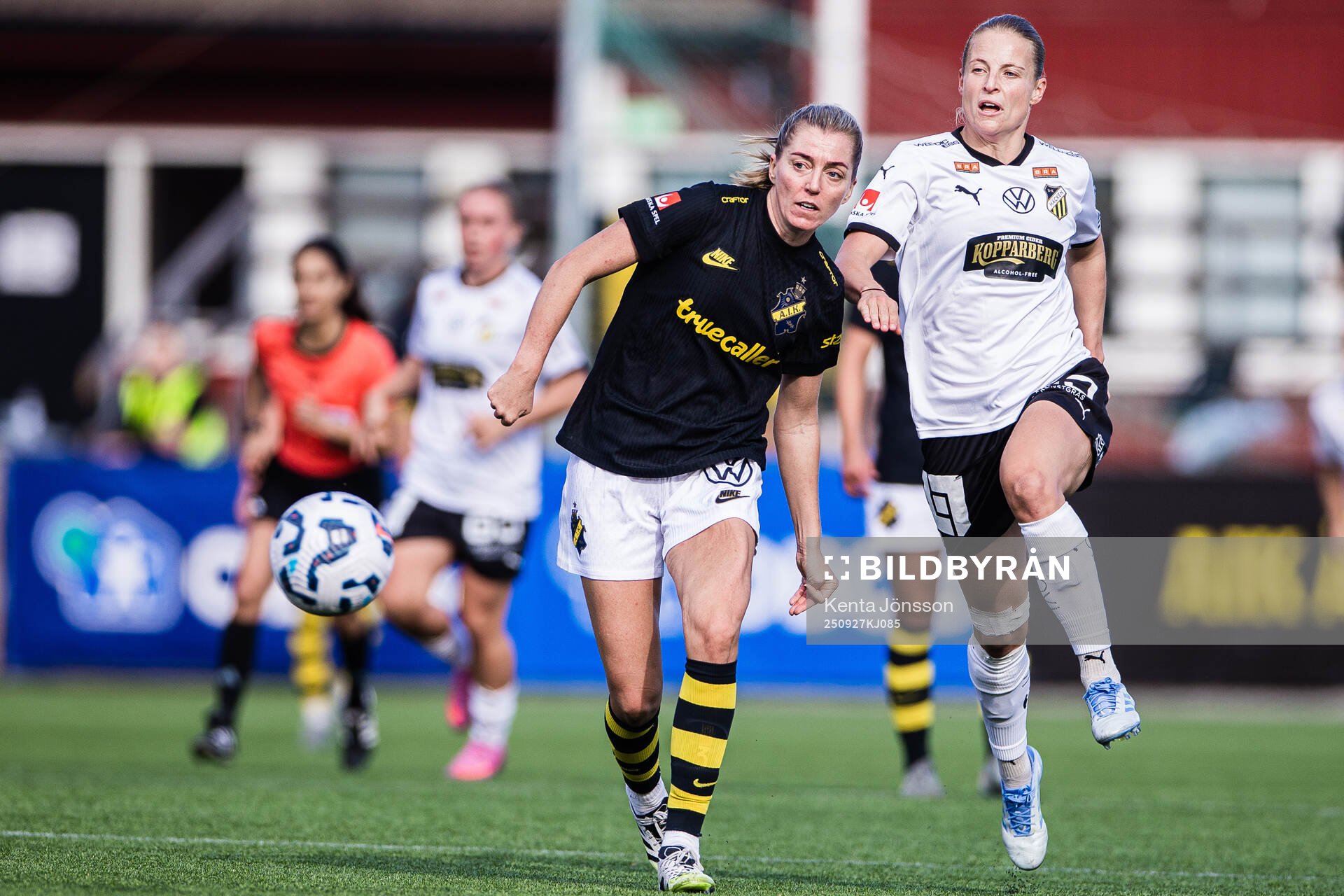 AIKs Linda Sembrant och Häckens Anna Anvegård