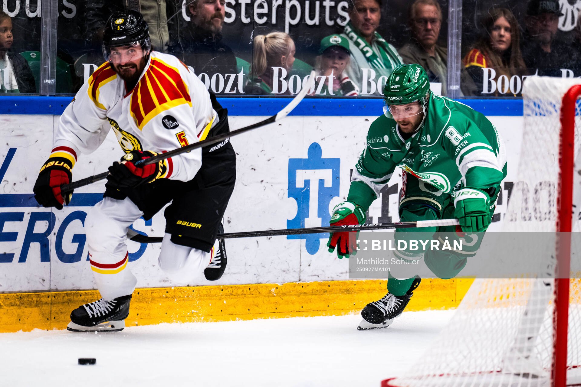 Brynäs Michal Kempny och Rögles Linus Sandin