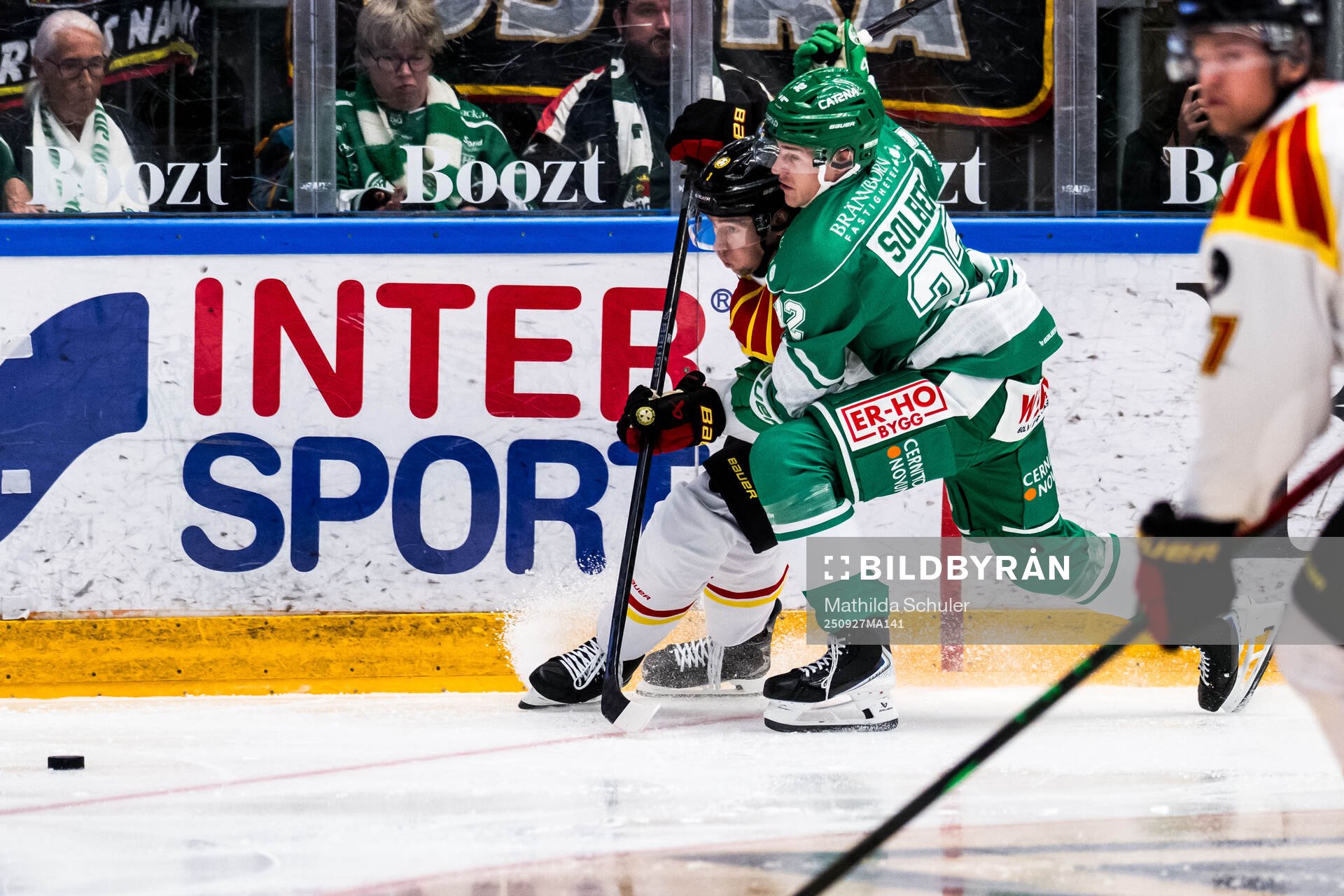 Brynäs Christian Djoos och Rögles Isac Solberg